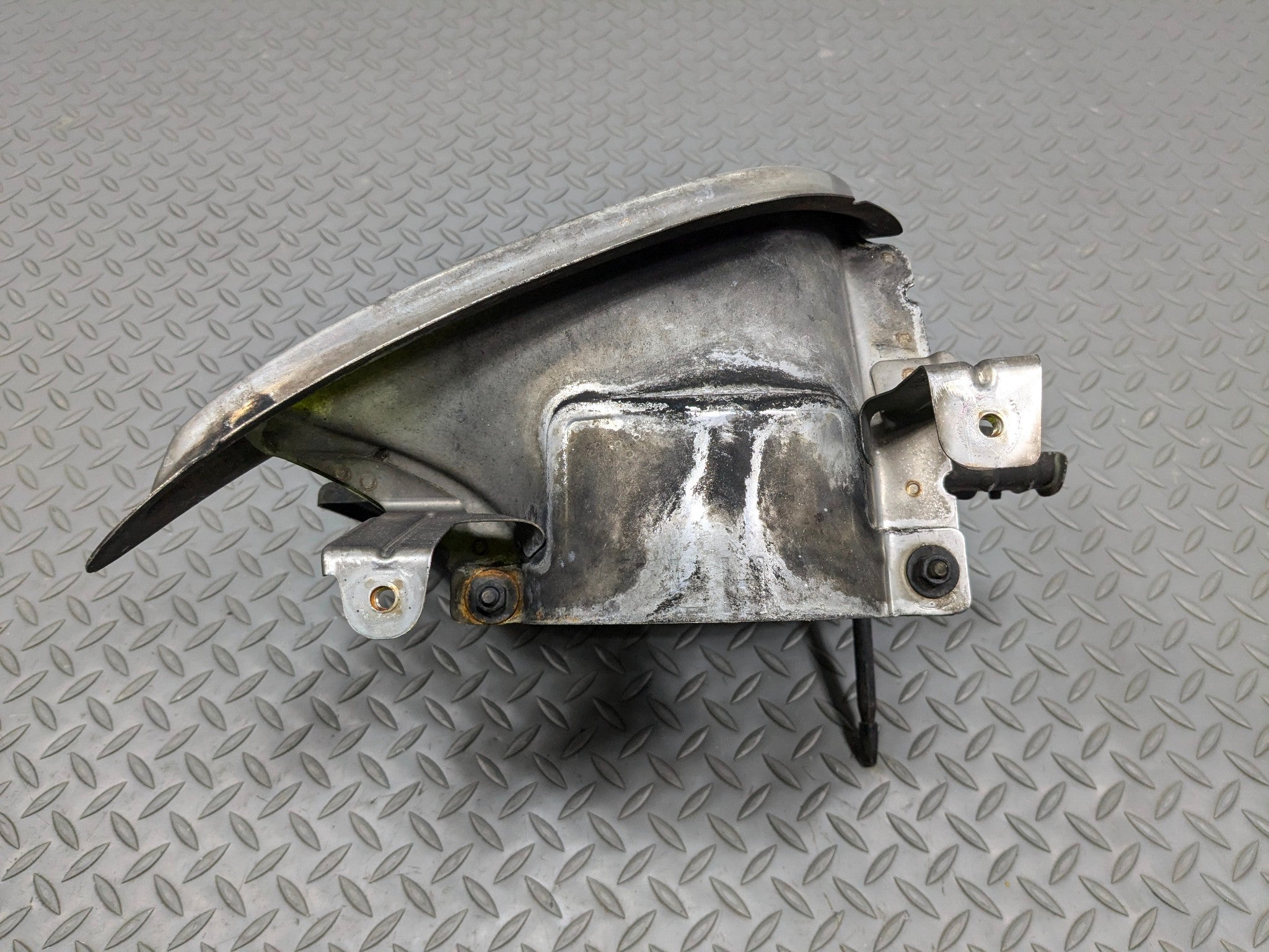 2012 - 2014 HYUNDAI AZERA OEM EXHAUST MUFFLER WITH BRACKET REAR LEFT SIDE
