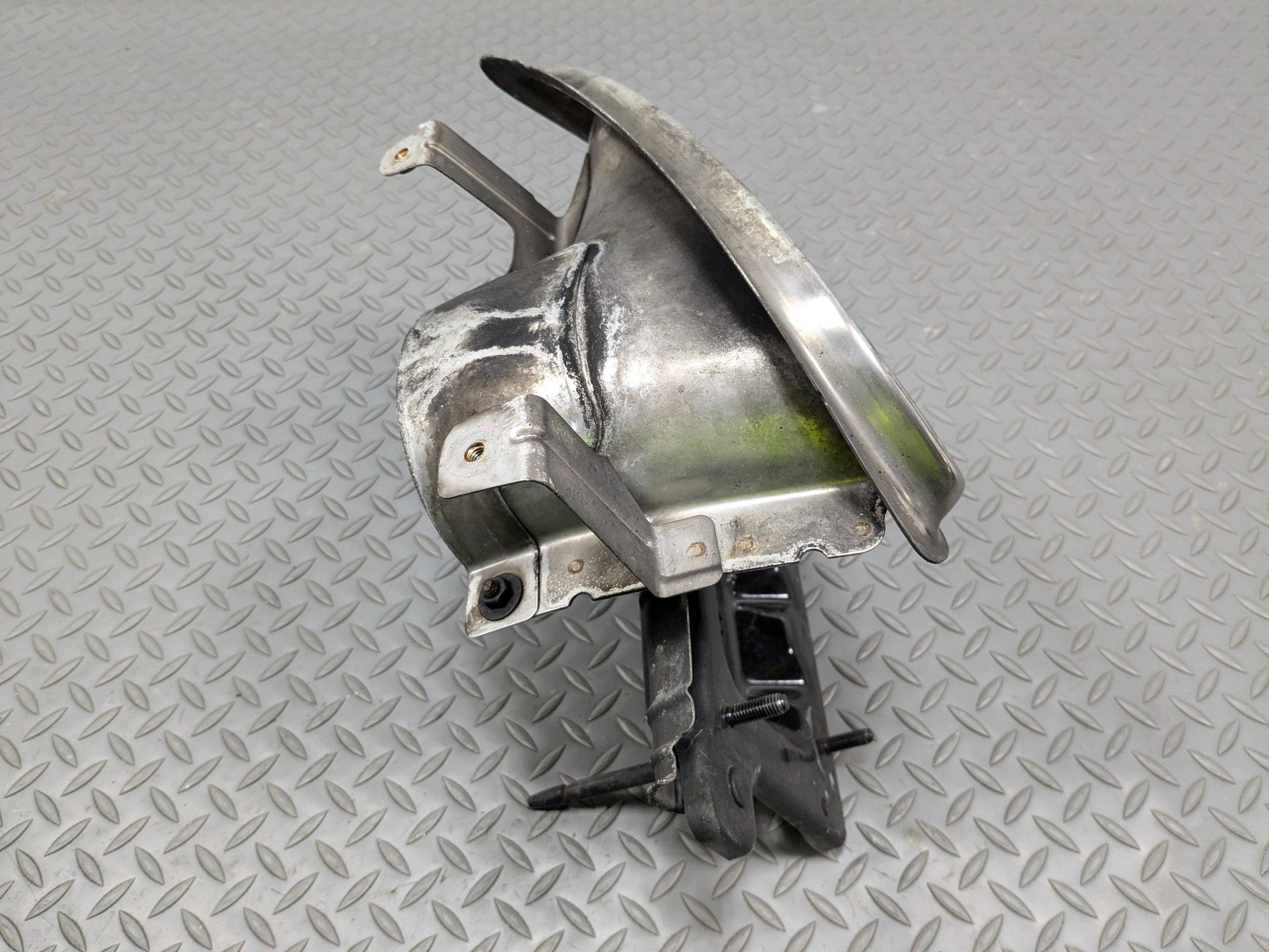 2012 - 2014 HYUNDAI AZERA OEM EXHAUST MUFFLER WITH BRACKET REAR LEFT SIDE