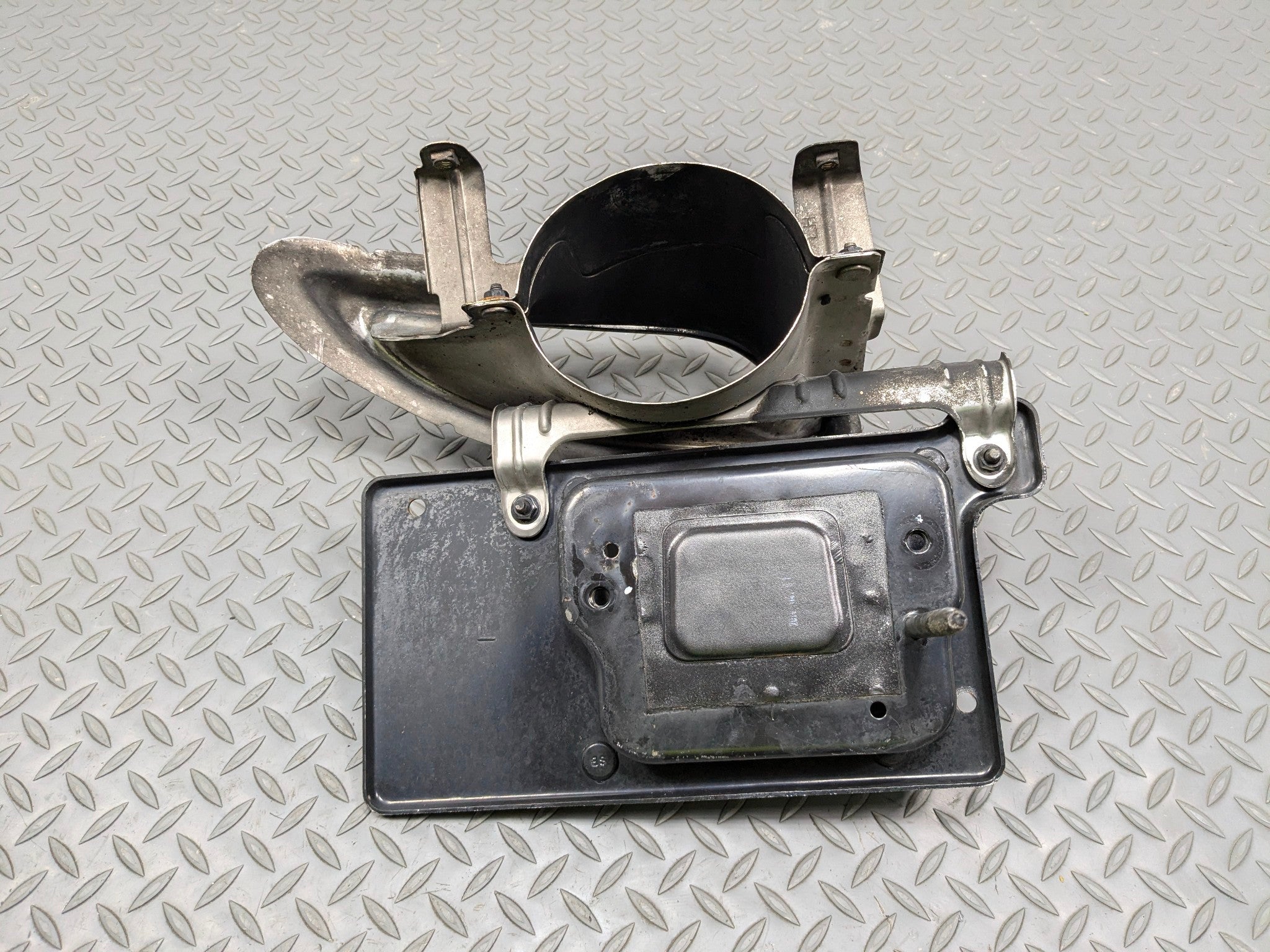 2012 - 2014 HYUNDAI AZERA OEM EXHAUST MUFFLER WITH BRACKET REAR LEFT SIDE