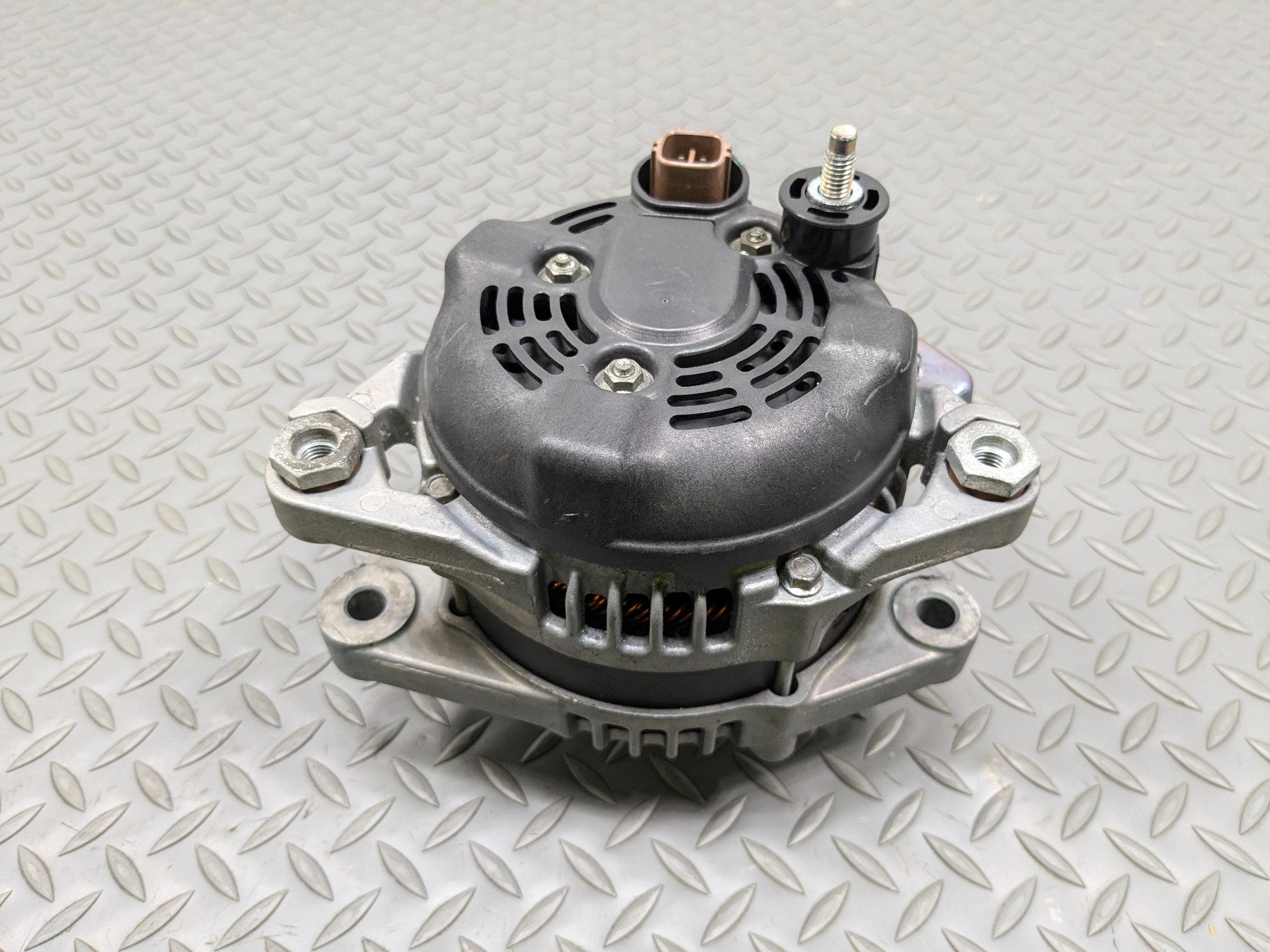 2012 - 2014 HYUNDAI AZERA OEM ALTERNATOR ENGINE MOTOR POWER GENERATOR ASSEMBLY