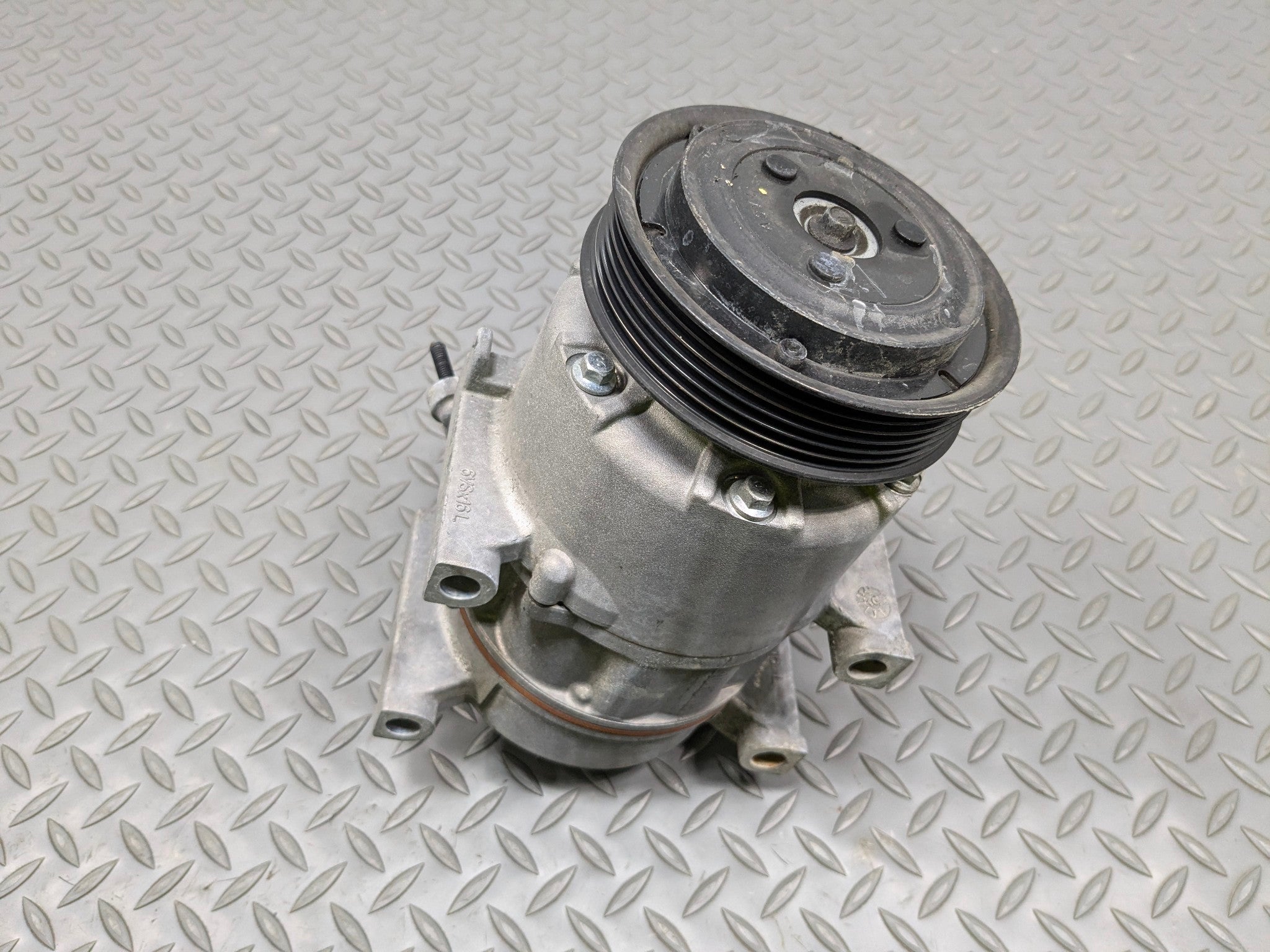 2012 - 2014 HYUNDAI AZERA OEM AC AIR CONDITIONING COMPRESSOR PUMP UNIT