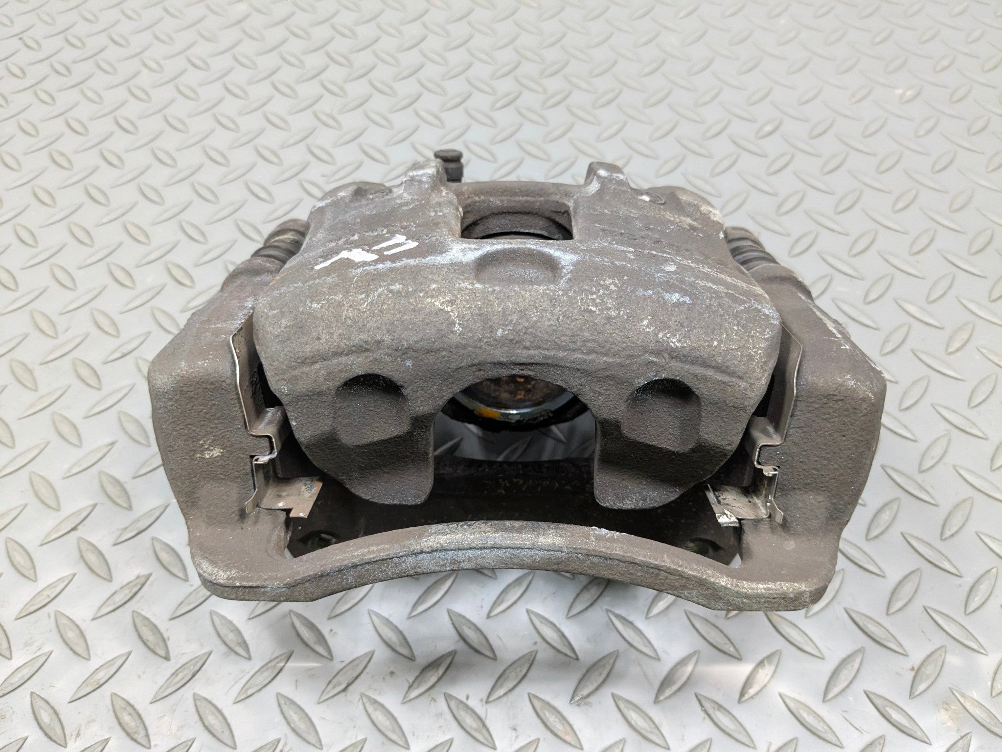 2012 - 2014 HYUNDAI AZERA OEM BRAKE CALIPER ASSEMBLY FRONT LEFT DRIVER SIDE