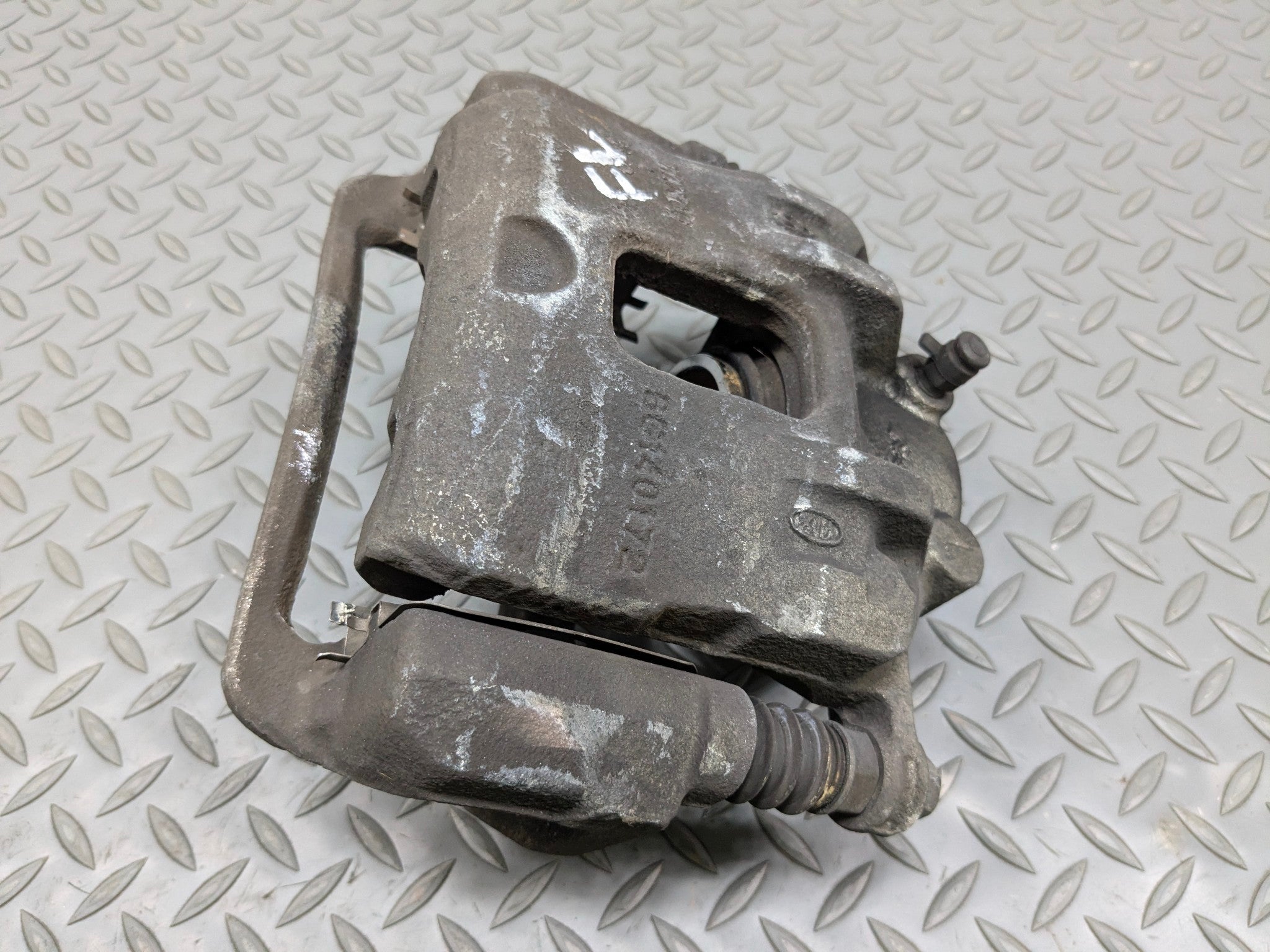 2012 - 2014 HYUNDAI AZERA OEM BRAKE CALIPER ASSEMBLY FRONT LEFT DRIVER SIDE