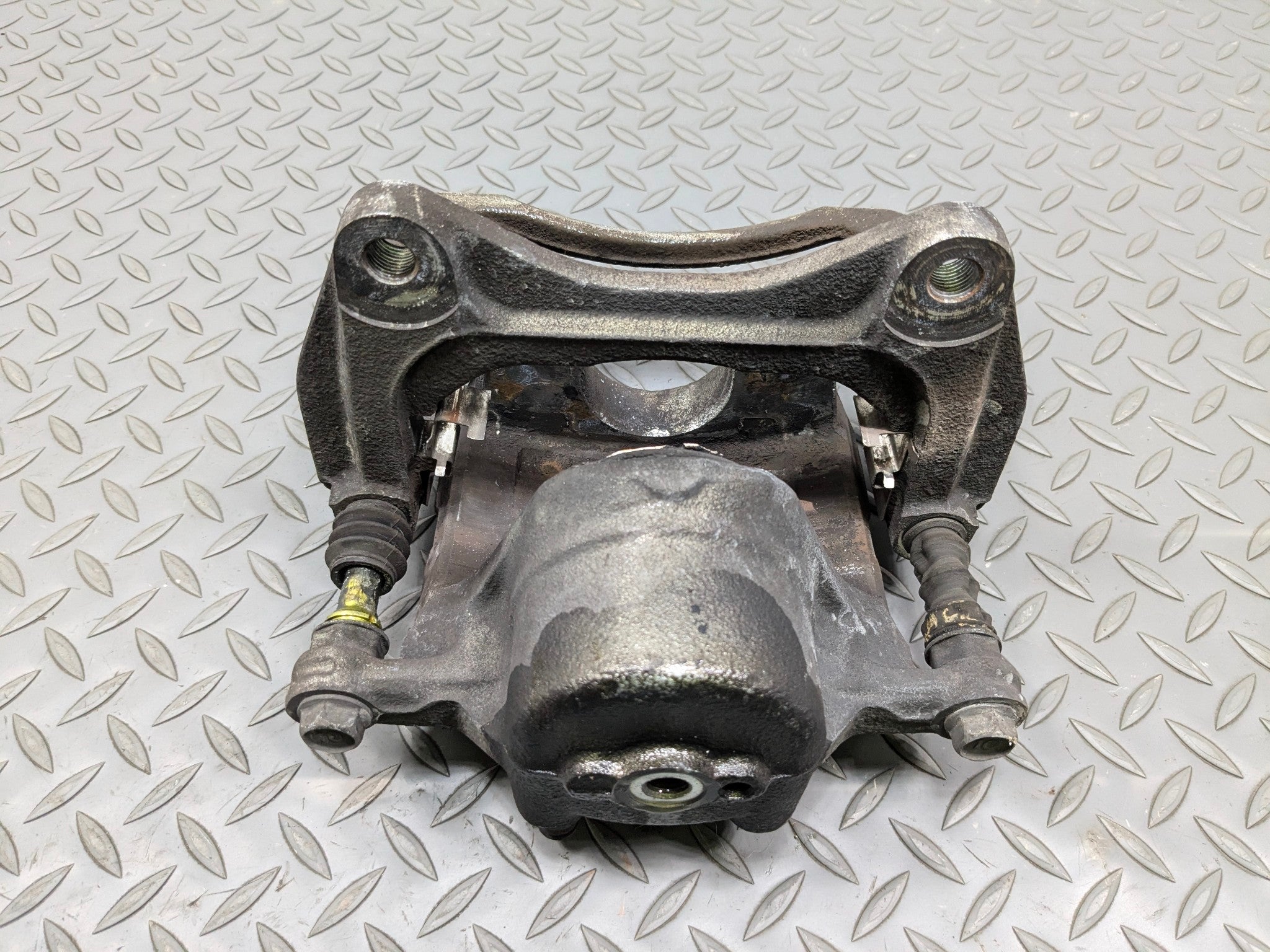 2012 - 2014 HYUNDAI AZERA OEM BRAKE CALIPER ASSEMBLY FRONT LEFT DRIVER SIDE