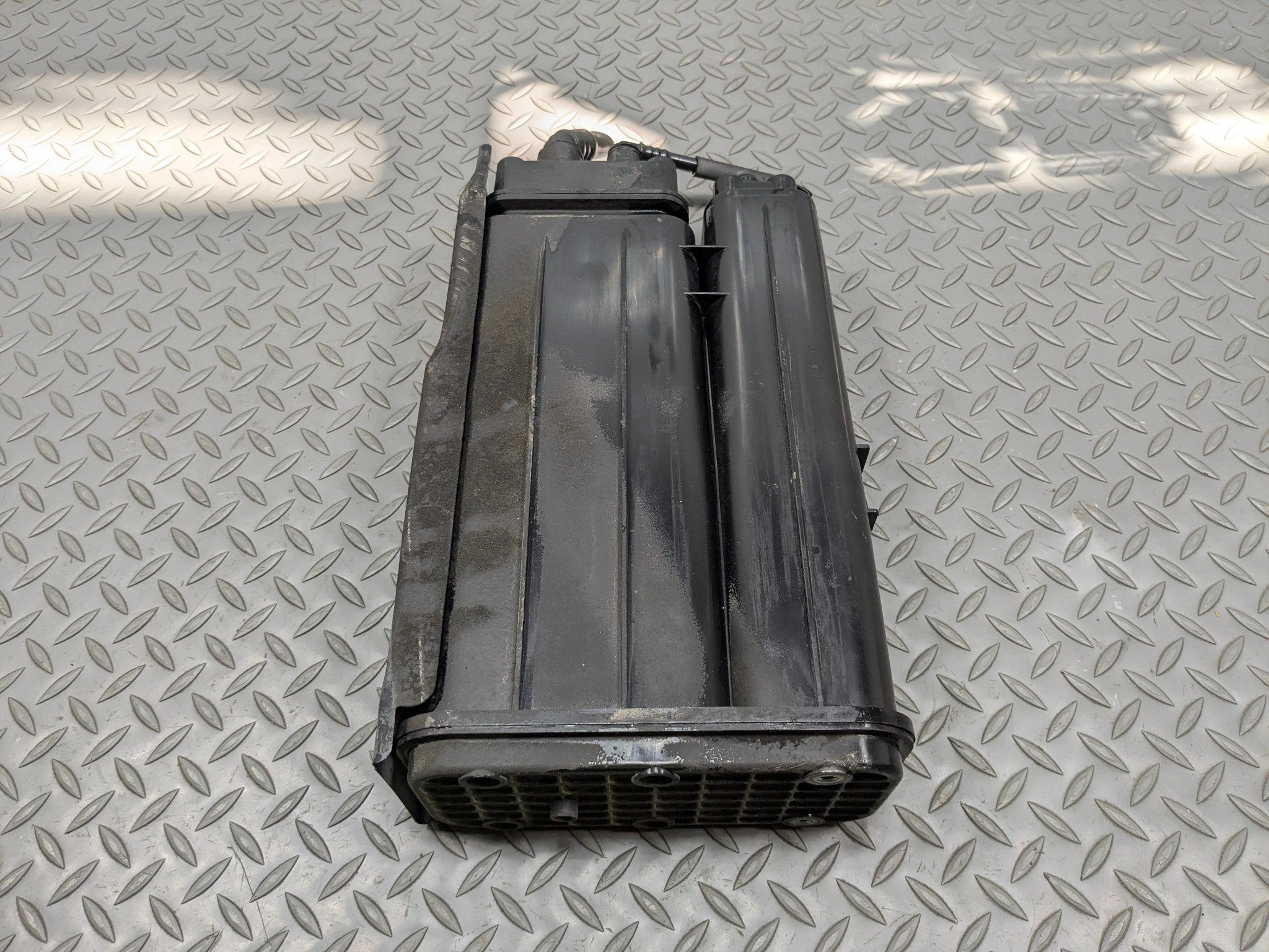 2012 - 2014 HYUNDAI AZERA OEM FUEL VAPOR EVAPORATOR EMISSION EVAP CANISTER