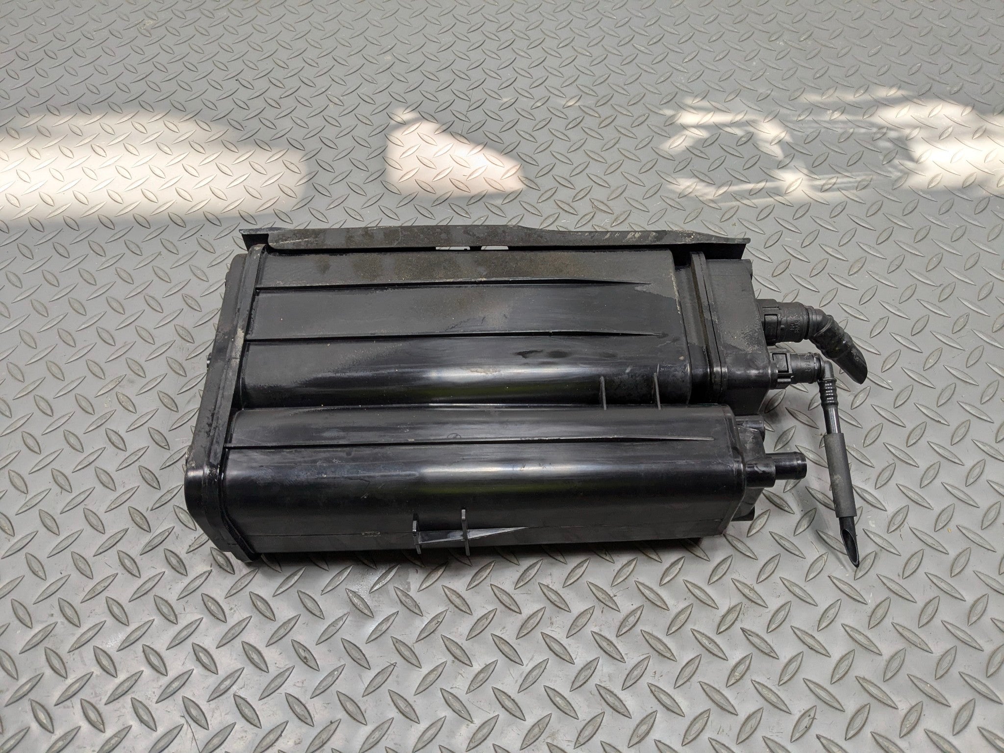 2012 - 2014 HYUNDAI AZERA OEM FUEL VAPOR EVAPORATOR EMISSION EVAP CANISTER