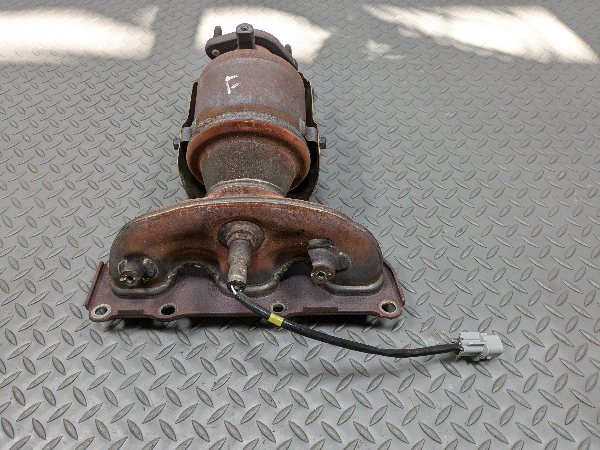 2012 - 2014 HYUNDAI AZERA OEM FRONT EXHAUST MANIFOLD DOWNPIPE ASSEMBLY