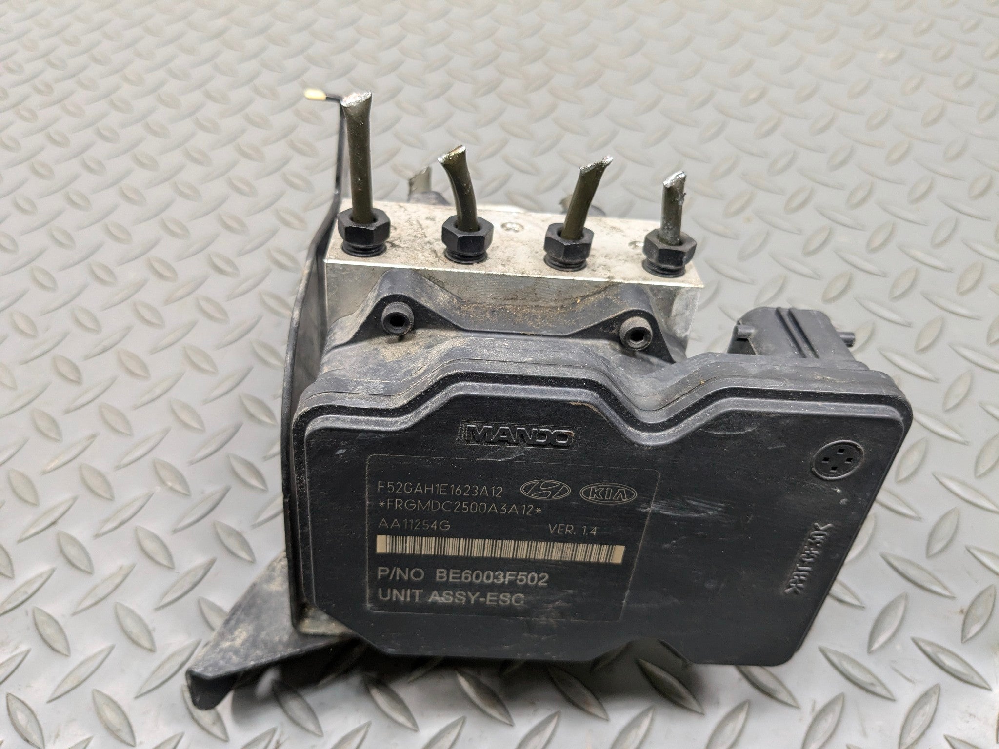 2012 - 2014 HYUNDAI AZERA OEM ANTI LOCK BRAKE SYSTEM ABS PUMP MODULE