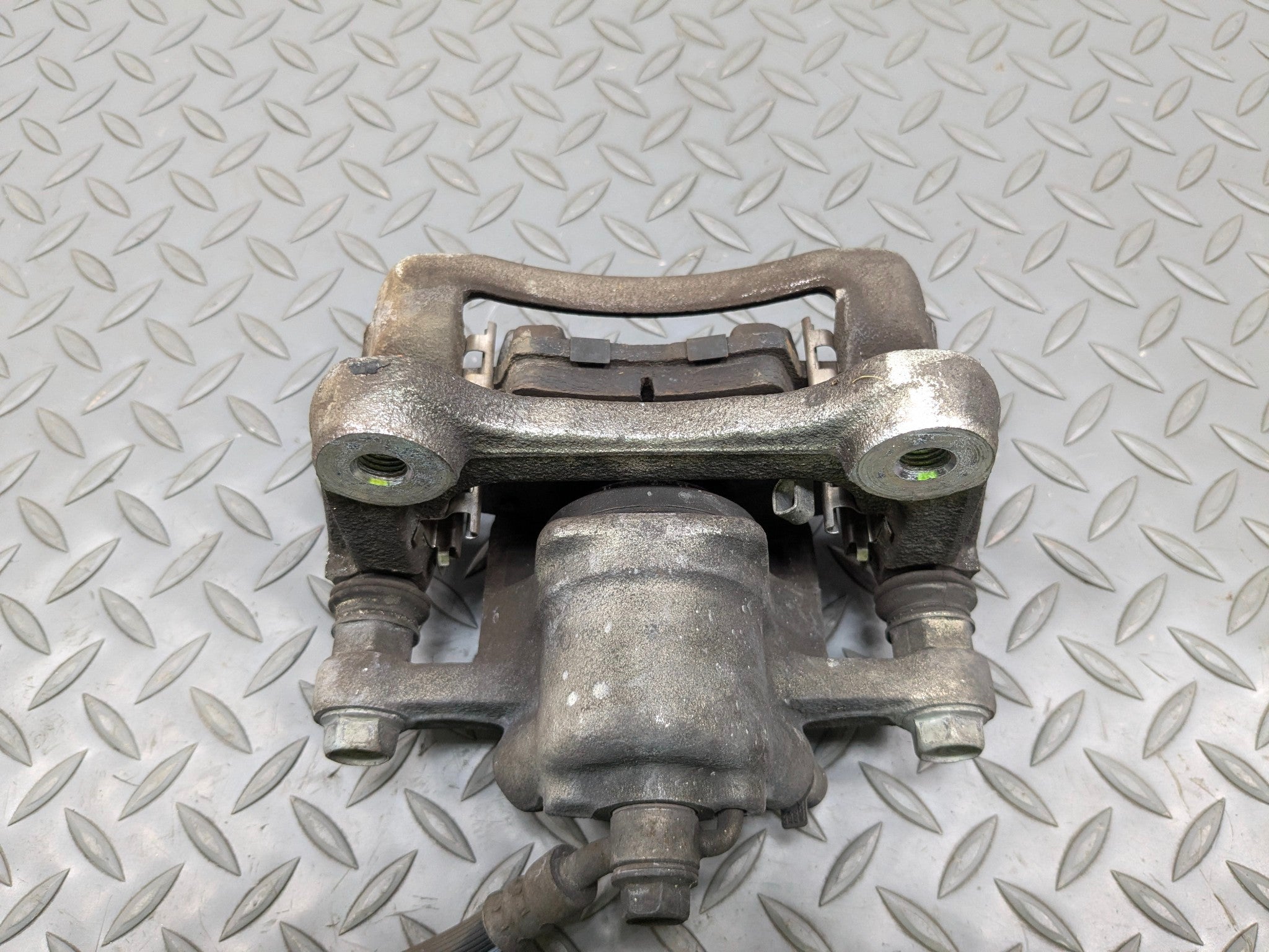 2012 - 2014 HYUNDAI AZERA OEM BRAKE CALIPER ASSEMBLY REAR RIGHT PASSENGER SIDE