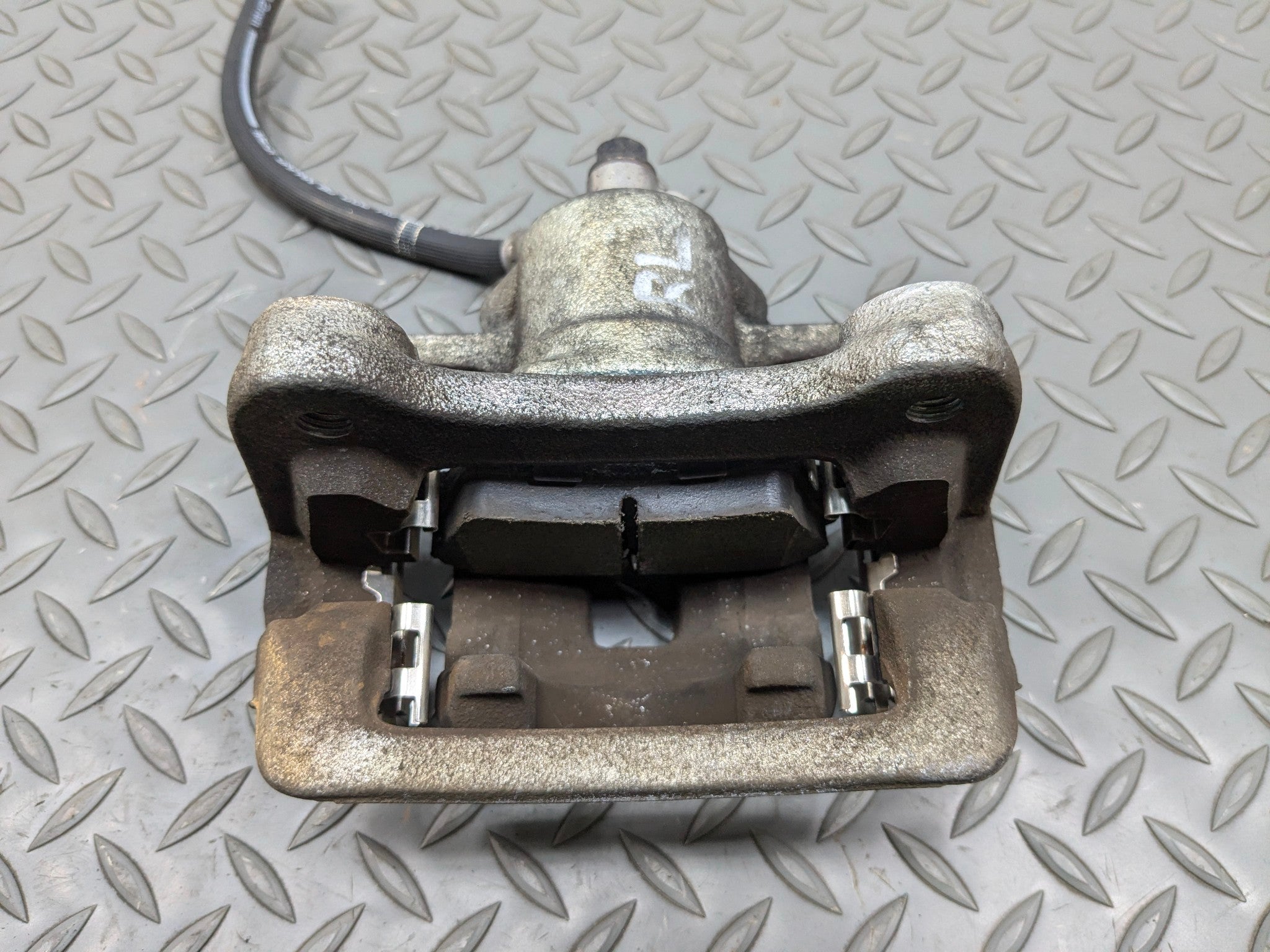 2012 - 2014 HYUNDAI AZERA OEM BRAKE CALIPER ASSEMBLY REAR LEFT DRIVER SIDE