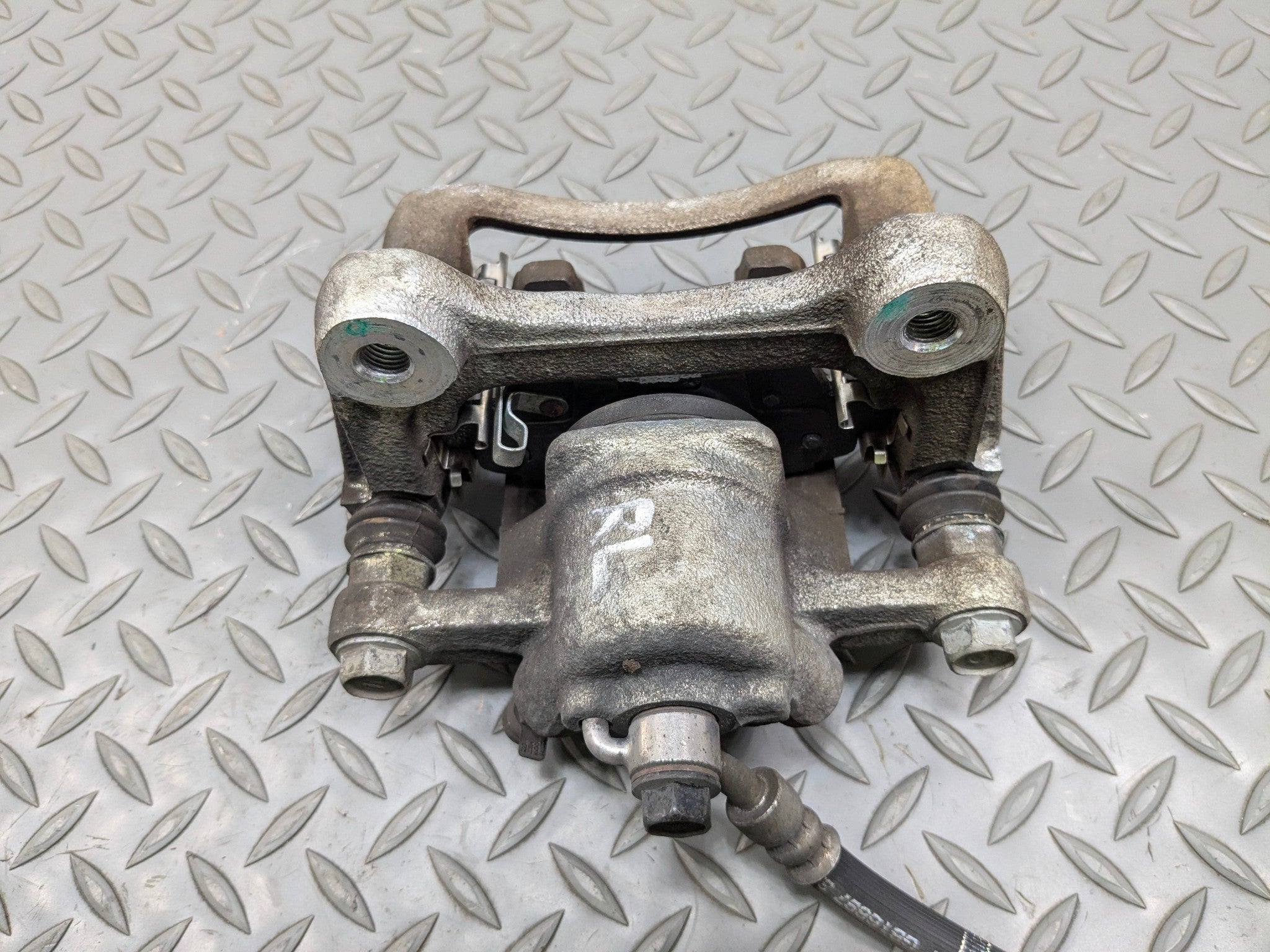 2012 - 2014 HYUNDAI AZERA OEM BRAKE CALIPER ASSEMBLY REAR LEFT DRIVER SIDE