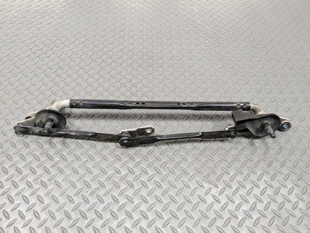 2012 - 2014 HYUNDAI AZERA OEM WINDSHIELD WIPER TRANSMISSION LINKAGE ASSEMBLY