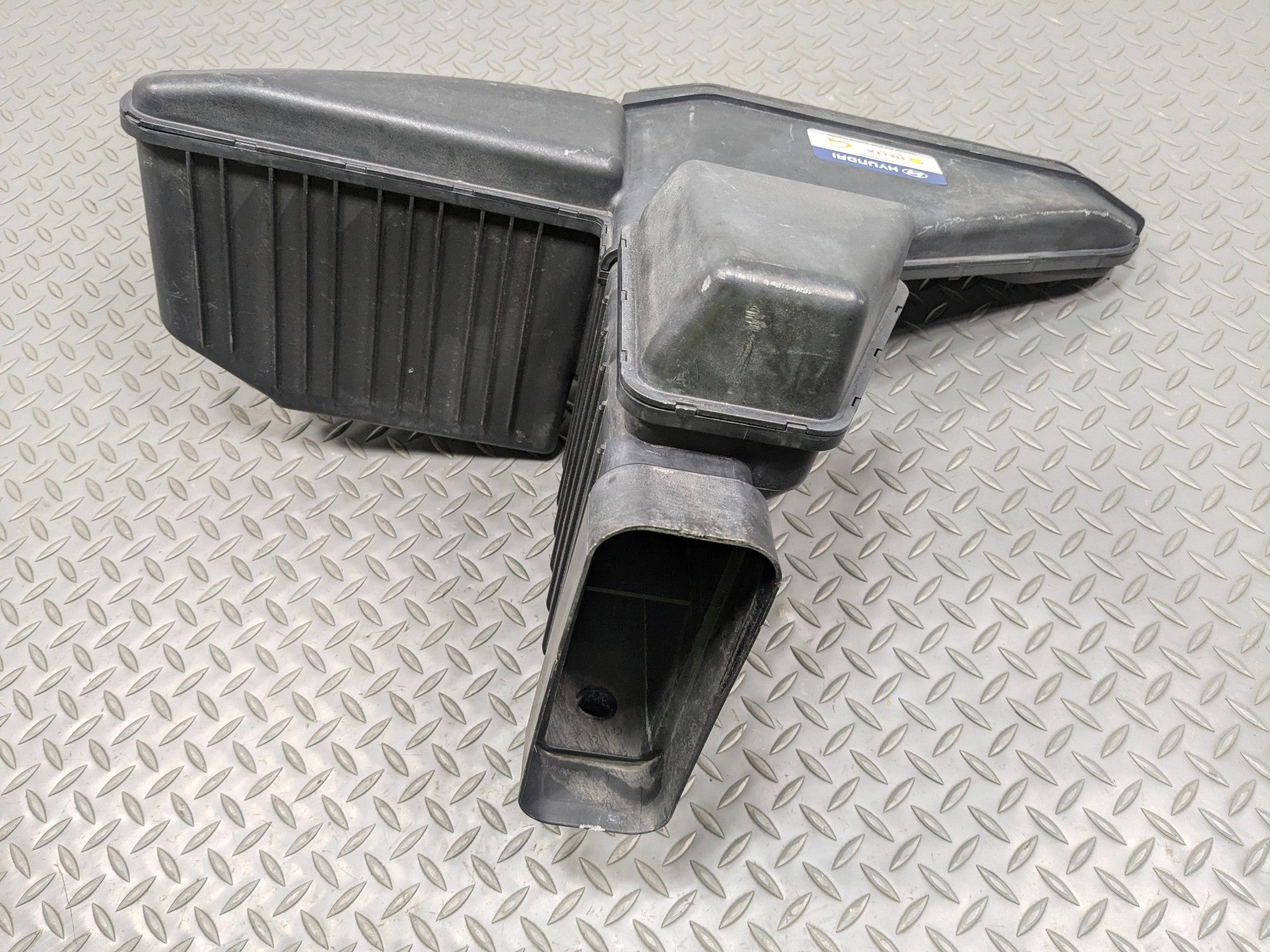 2012 - 2014 HYUNDAI AZERA OEM FRESH AIR INTAKE RESONATOR HOSE TUBE DUCT
