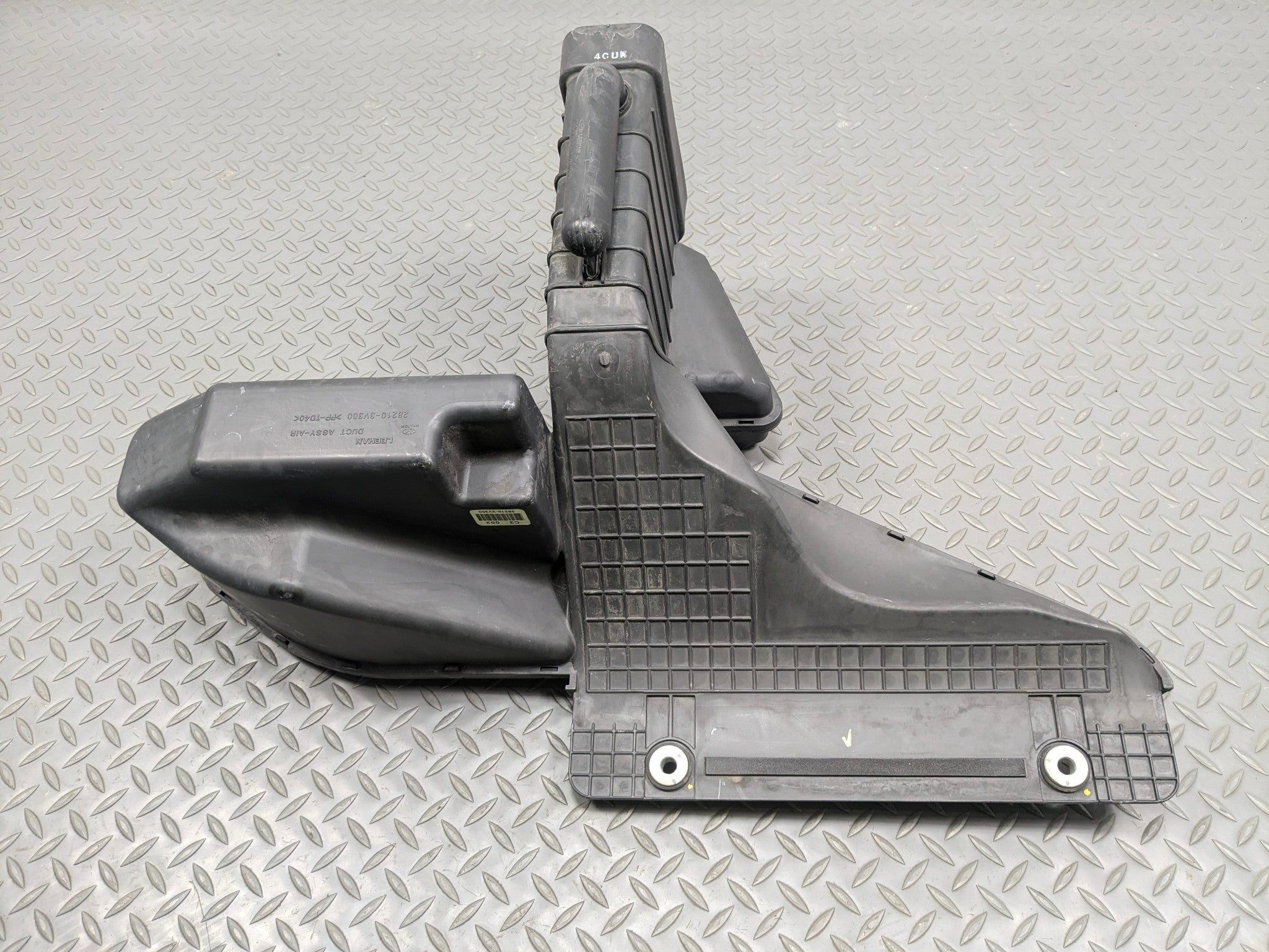 2012 - 2014 HYUNDAI AZERA OEM FRESH AIR INTAKE RESONATOR HOSE TUBE DUCT