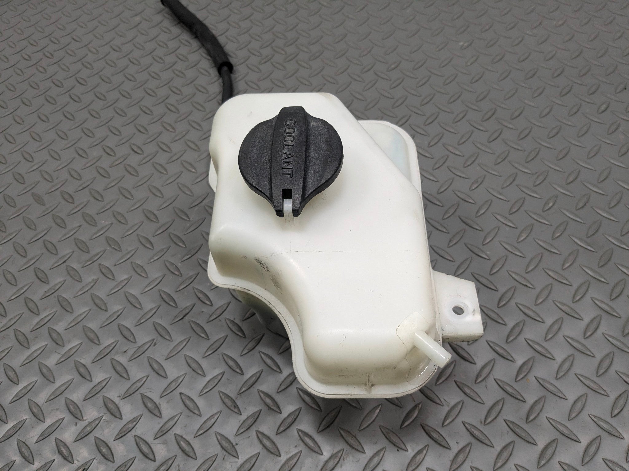 2012 - 2014 HYUNDAI AZERA OEM COOLANT RECOVERY BOTTLE EXPANSION RESERVOIR TANK
