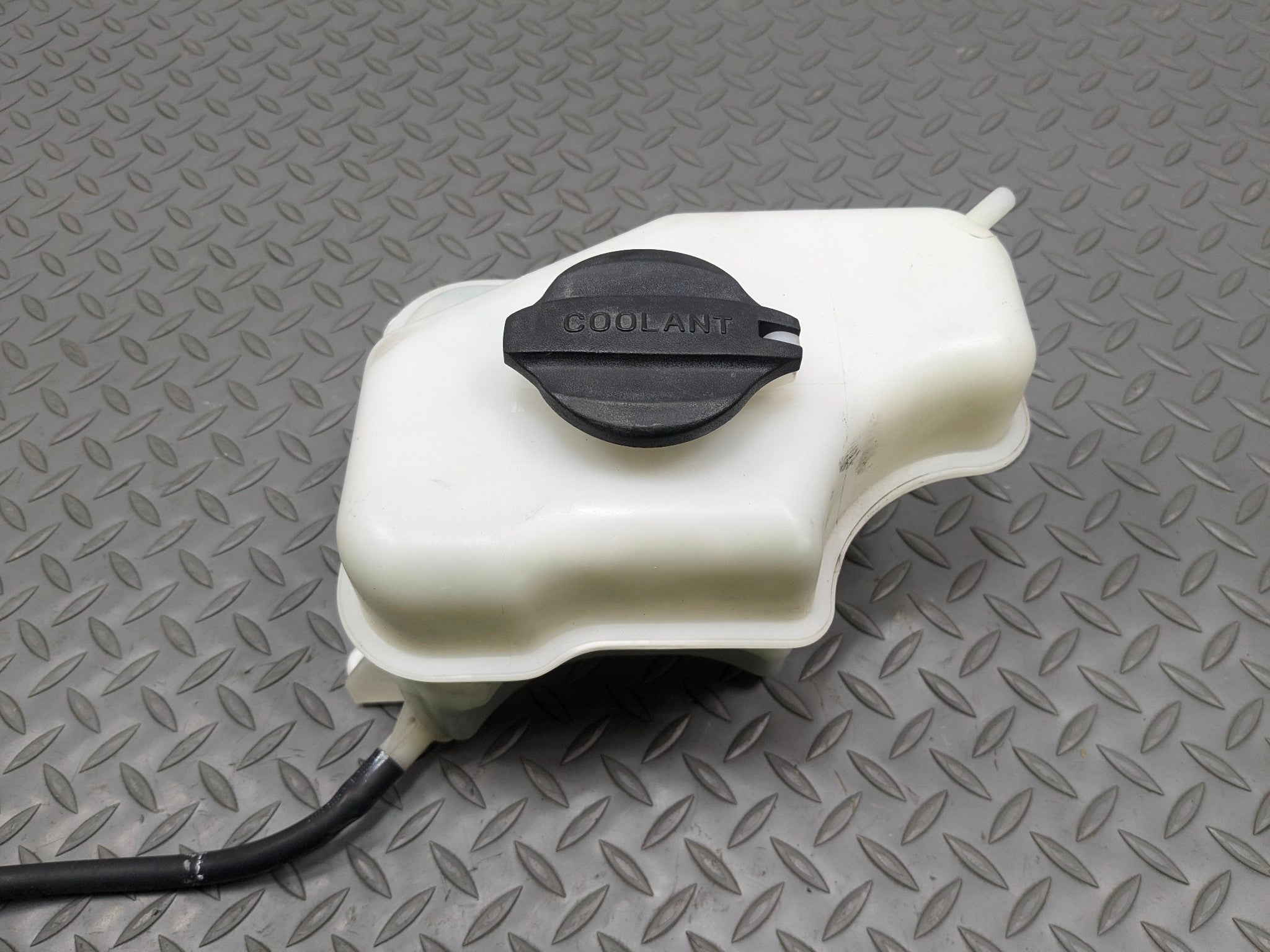 2012 - 2014 HYUNDAI AZERA OEM COOLANT RECOVERY BOTTLE EXPANSION RESERVOIR TANK
