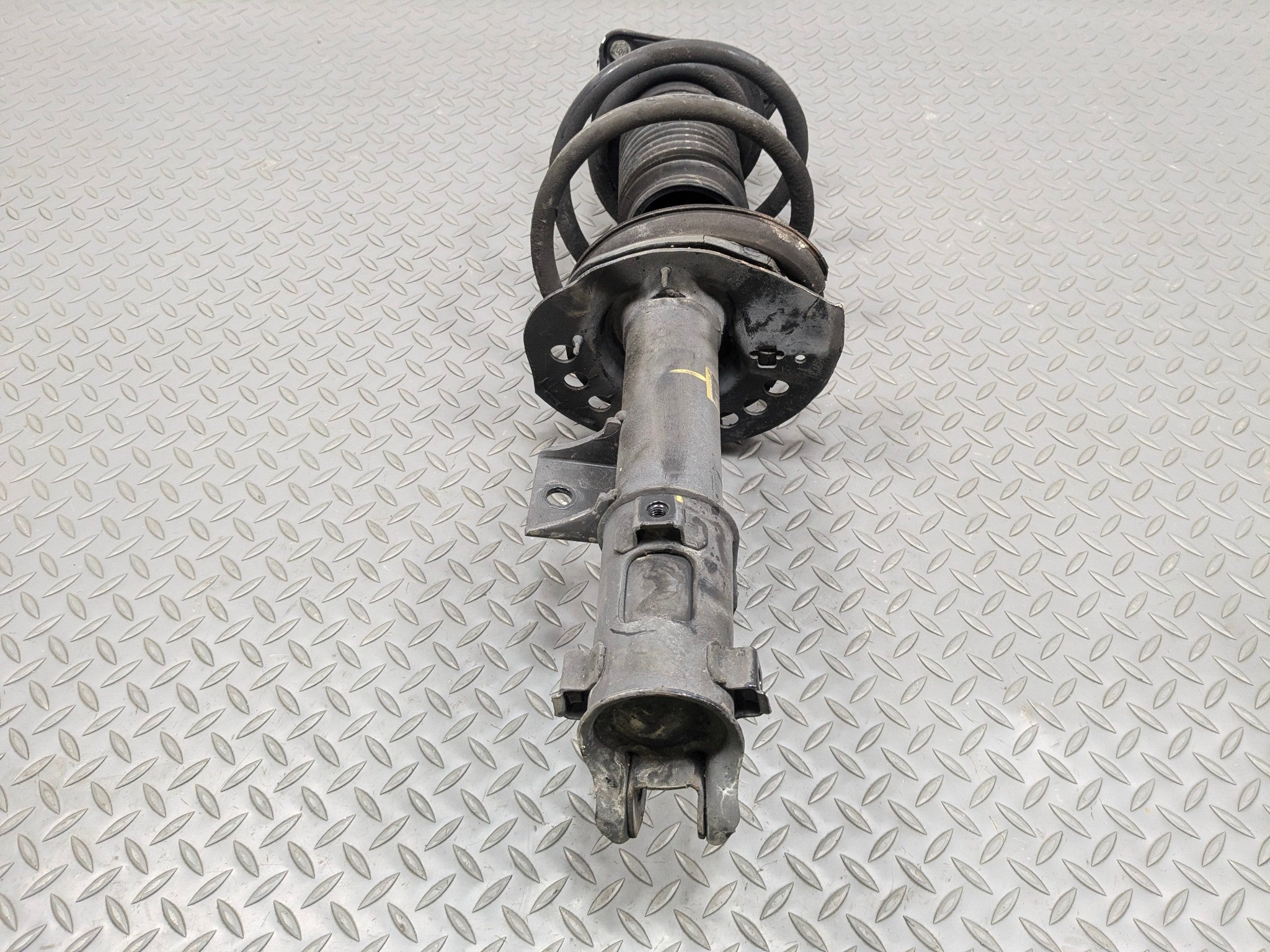 2012 - 2014 HYUNDAI AZERA OEM SHOCK STRUT ASSEMBLY FRONT RIGHT PASSENGER SIDE