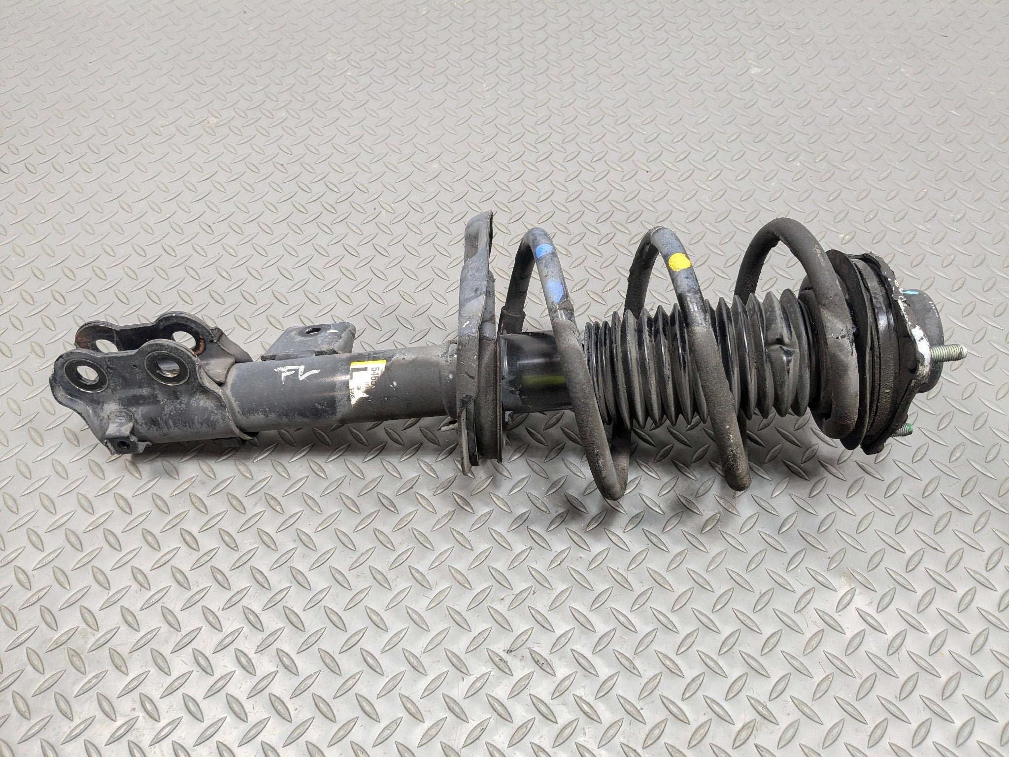 2012 - 2014 HYUNDAI AZERA OEM SHOCK STRUT ASSEMBLY FRONT LEFT DRIVER SIDE