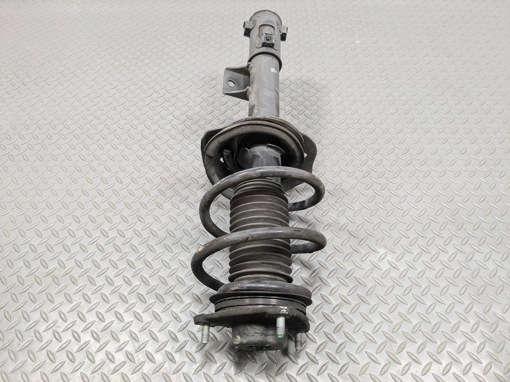 2012 - 2014 HYUNDAI AZERA OEM SHOCK STRUT ASSEMBLY FRONT LEFT DRIVER SIDE