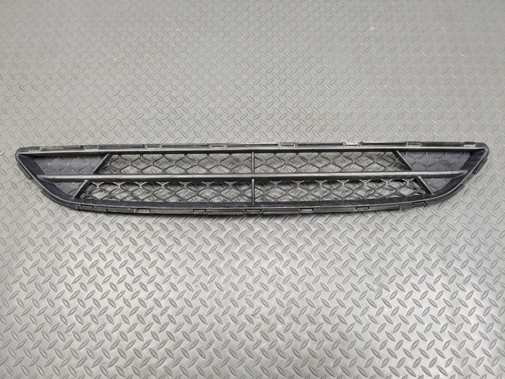 2012 - 2014 HYUNDAI AZERA OEM BUMPER MOUNTED LOWER GRILLE ASSEMBLY