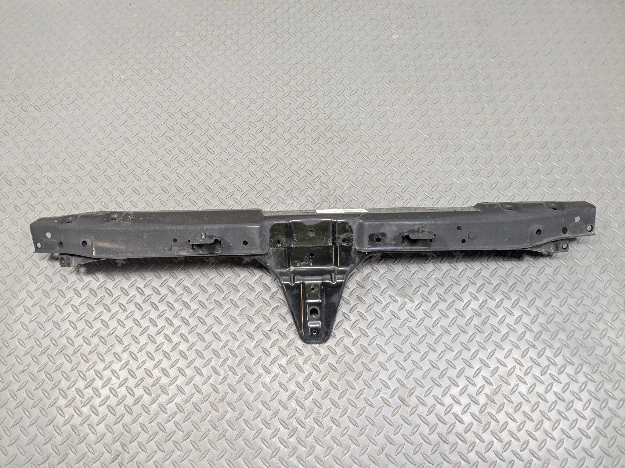 2012 - 2014 HYUNDAI AZERA OEM RADIATOR SUPPORT BRACKET ASSEMBLY GRAPHITE BLACK