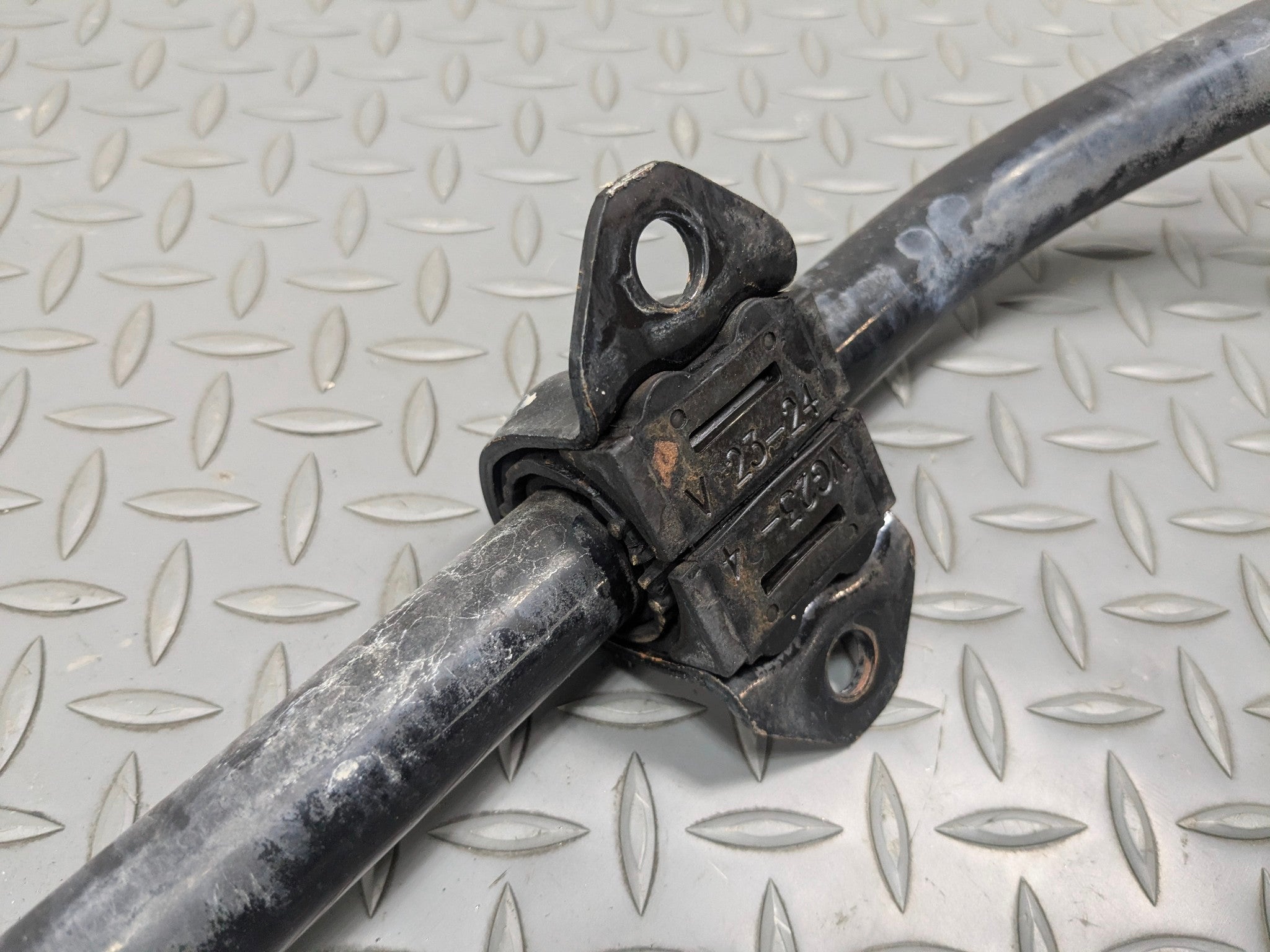 2012 - 2014 HYUNDAI AZERA OEM SUSPENSION STABILIZER BAR ANTI ROLL ROD FRONT SIDE