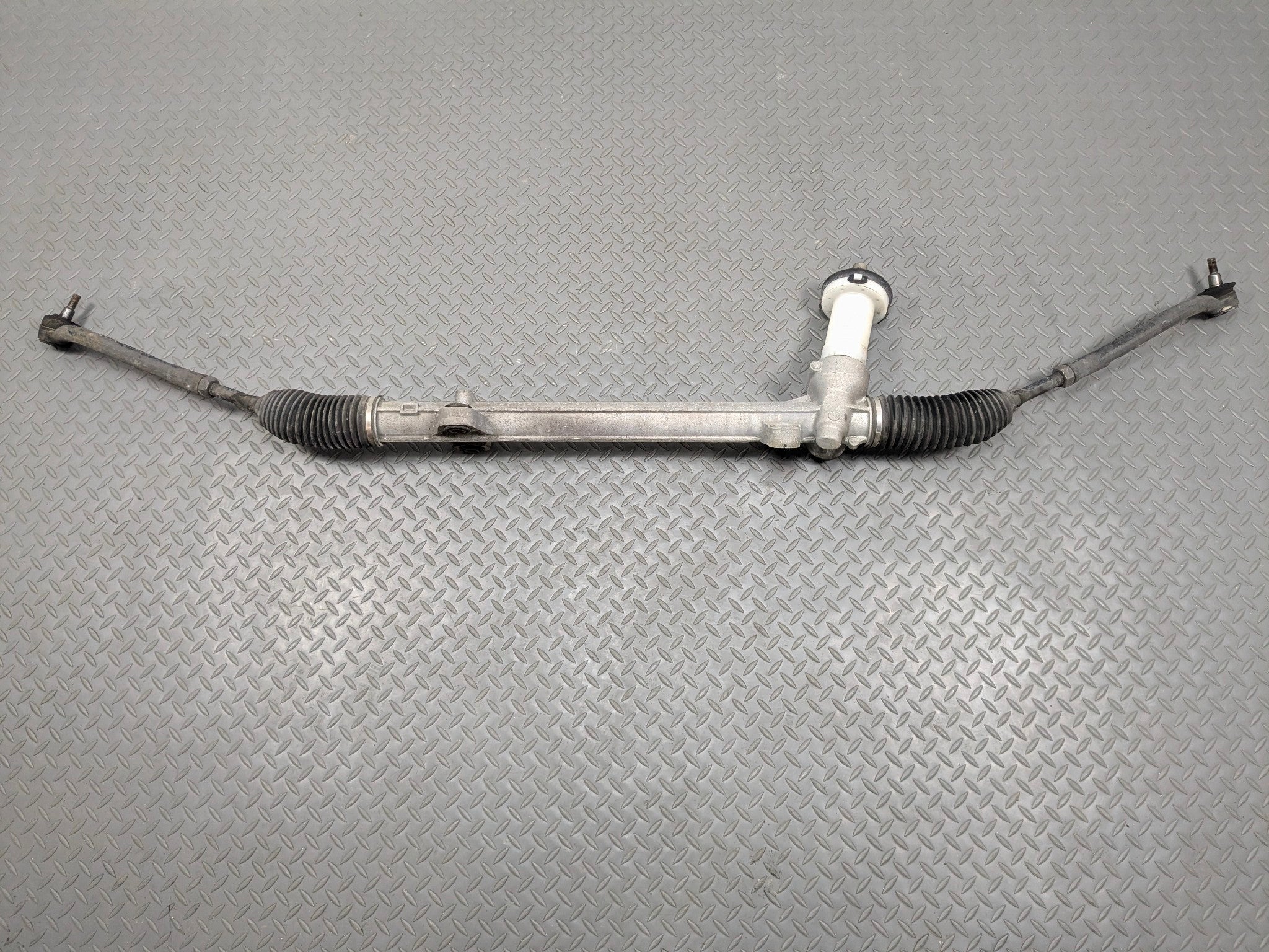 2012 - 2014 HYUNDAI AZERA OEM POWER STEERING GEAR RACK AND PINION ASSEMBLY