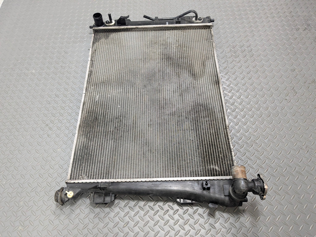 2012 - 2014 HYUNDAI AZERA OEM ENGINE COOLANT COOLING RADIATOR ASSEMBLY
