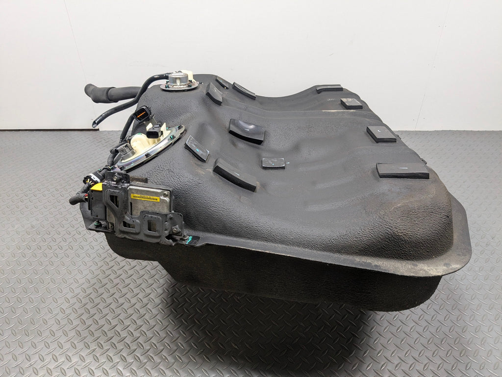 2012 - 2014 HYUNDAI AZERA OEM GASOLINE GAS FUEL TANK RESERVOIR ASSEMBLY