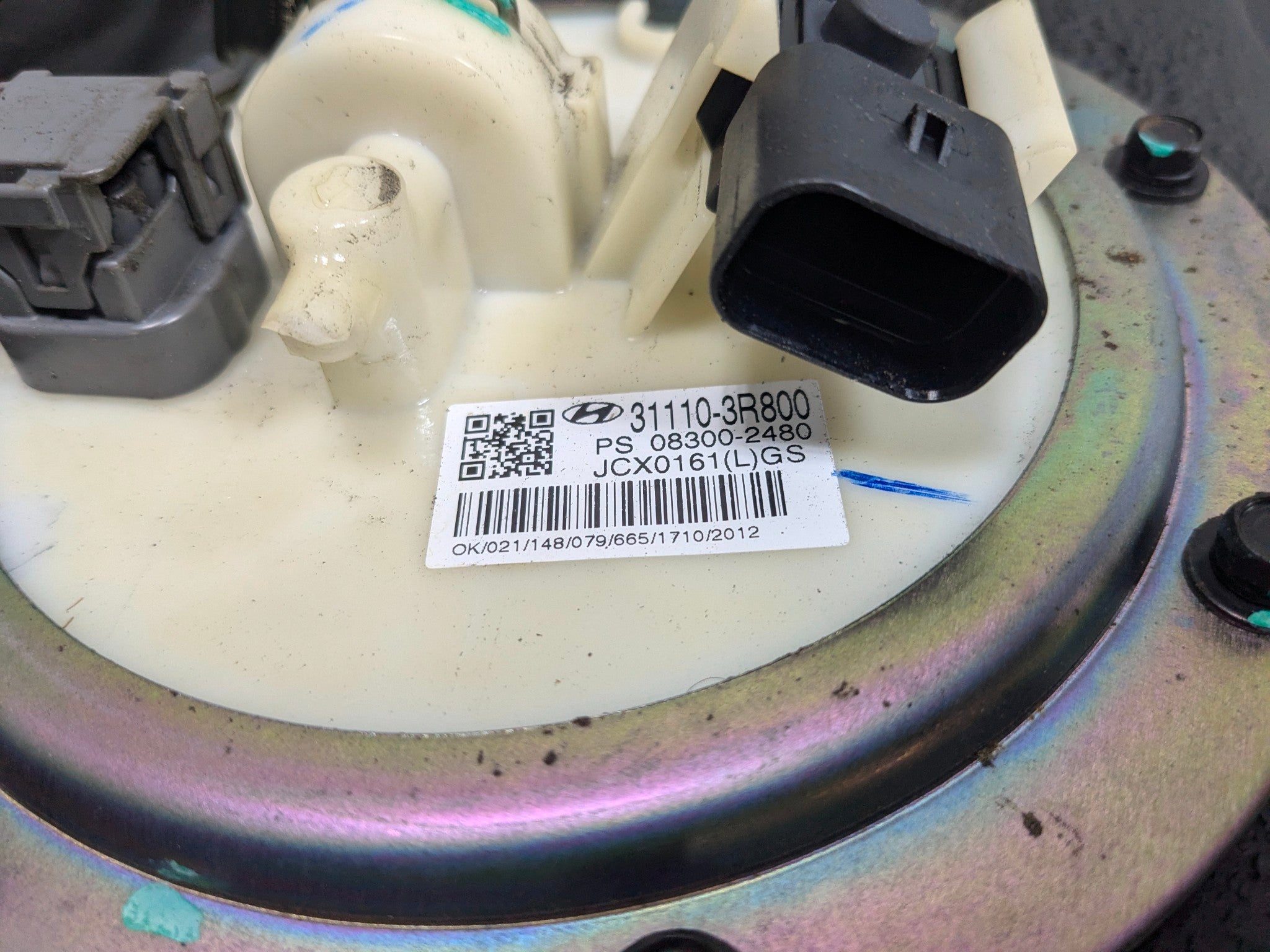 2012 - 2014 HYUNDAI AZERA OEM GASOLINE GAS FUEL TANK RESERVOIR ASSEMBLY