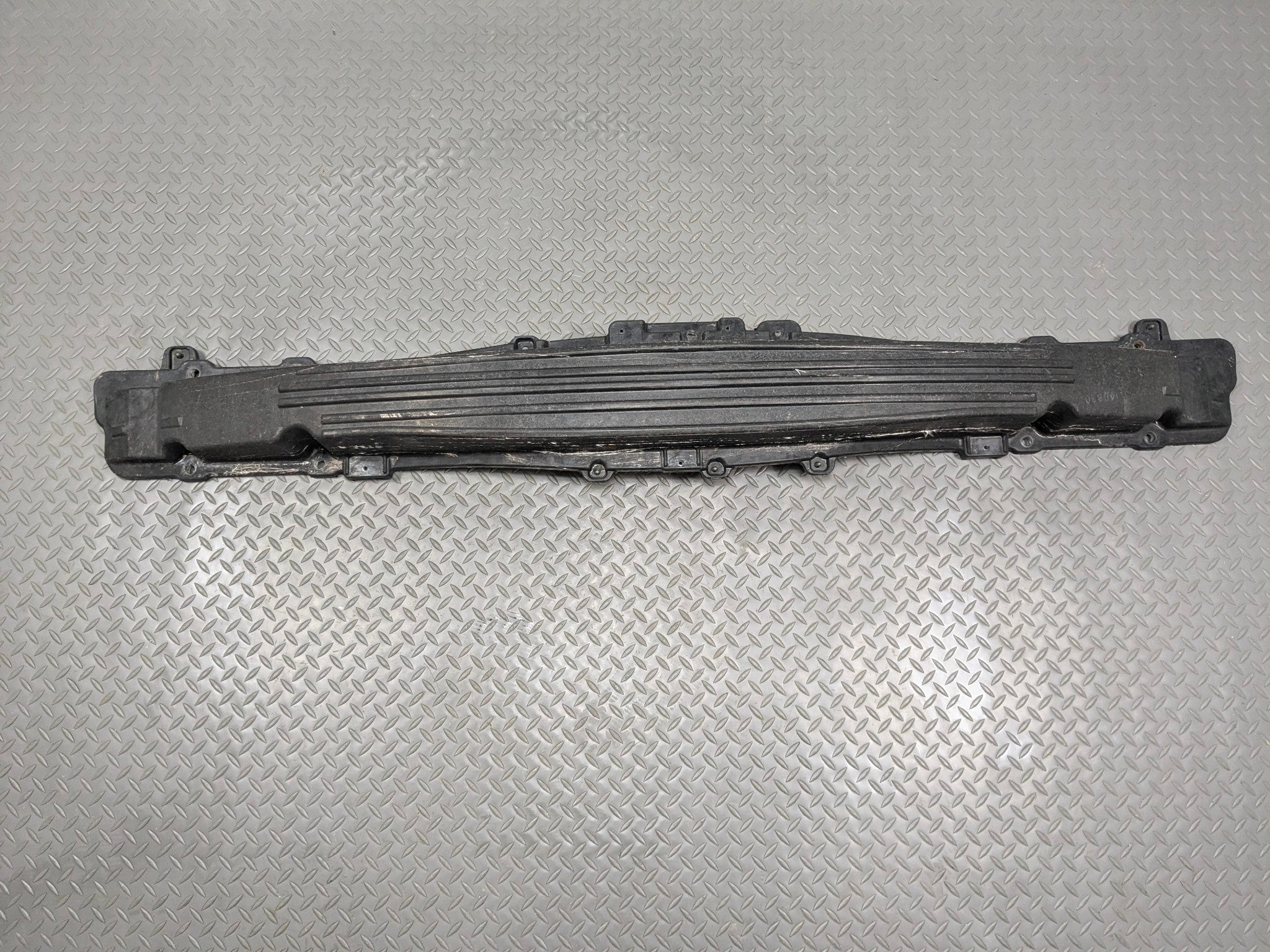 2012 - 2014 HYUNDAI AZERA OEM REAR BUMPER REINFORCEMENT BAR CRASH SUPPORT