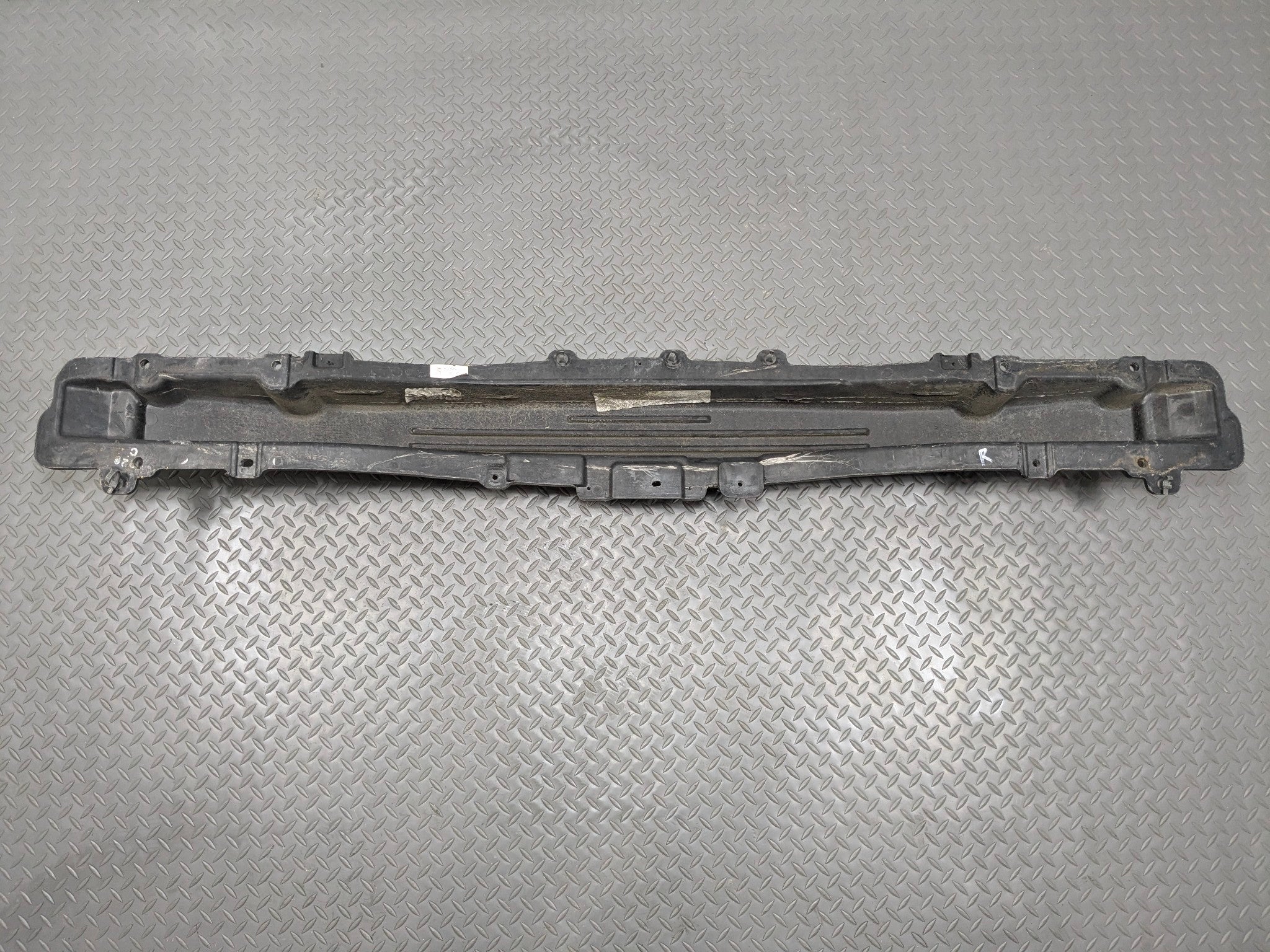 2012 - 2014 HYUNDAI AZERA OEM REAR BUMPER REINFORCEMENT BAR CRASH SUPPORT