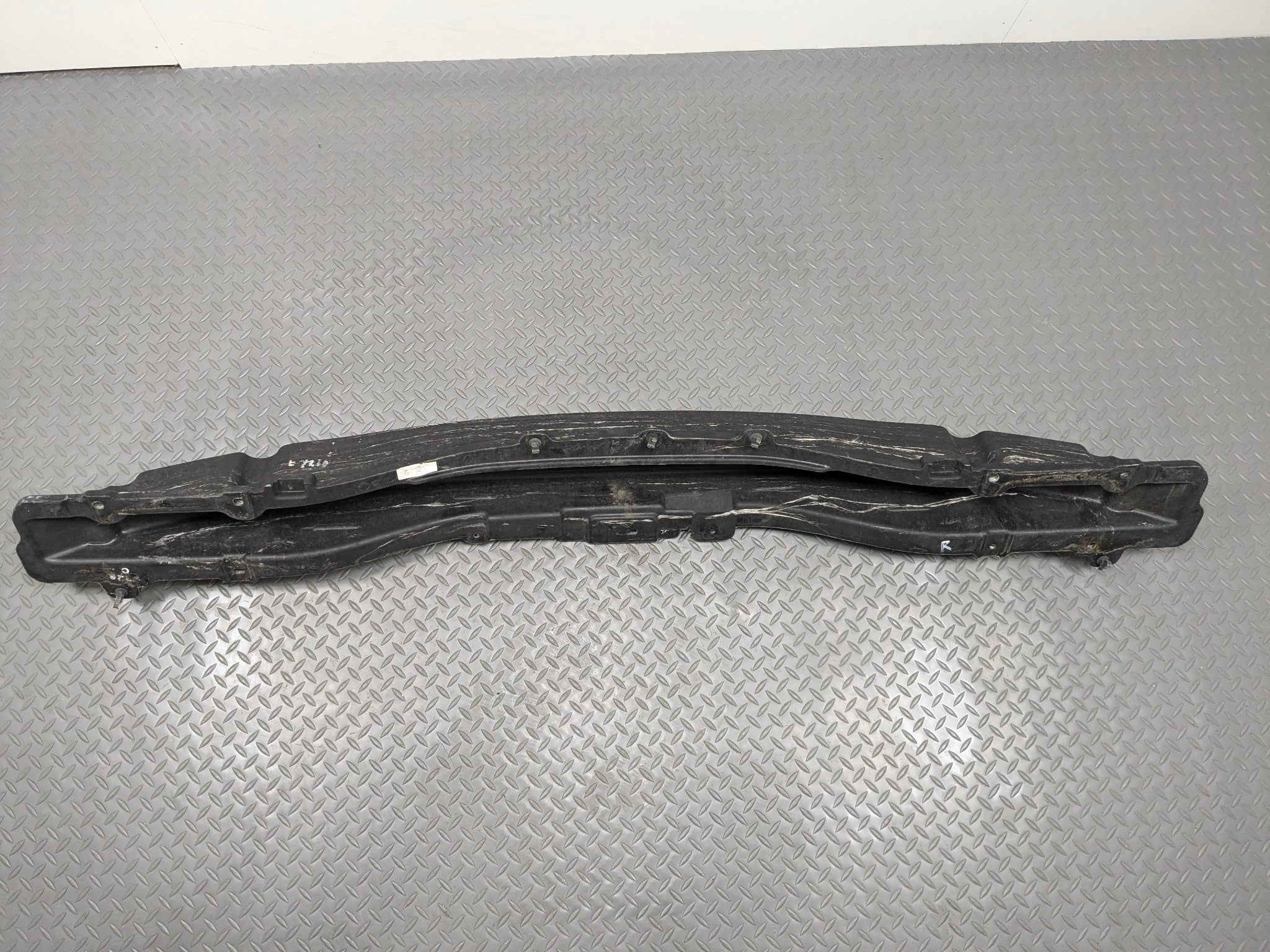 2012 - 2014 HYUNDAI AZERA OEM REAR BUMPER REINFORCEMENT BAR CRASH SUPPORT