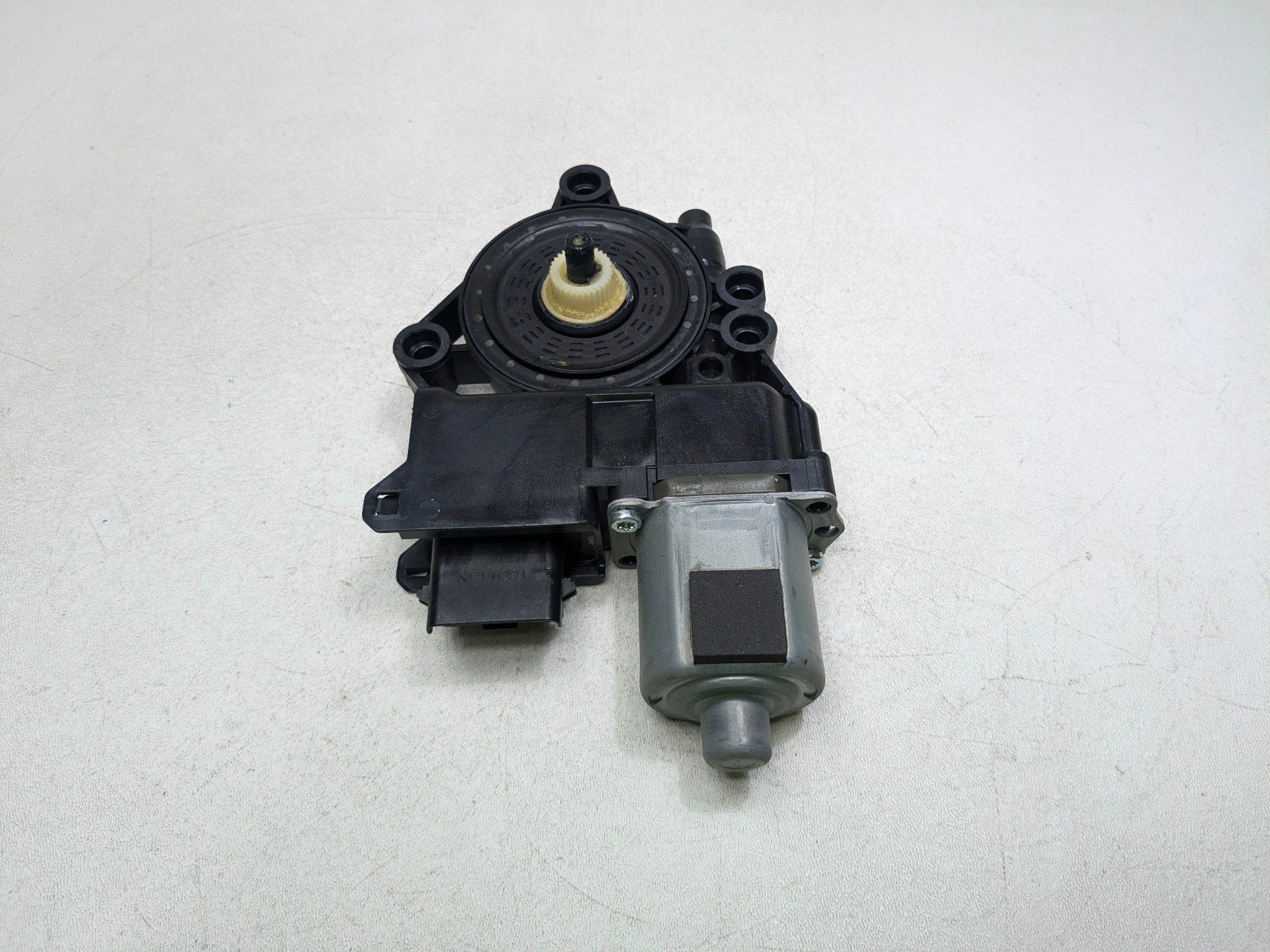 2012 - 2014 HYUNDAI AZERA OEM POWER WINDOW MOTOR FRONT LEFT DRIVER SIDE