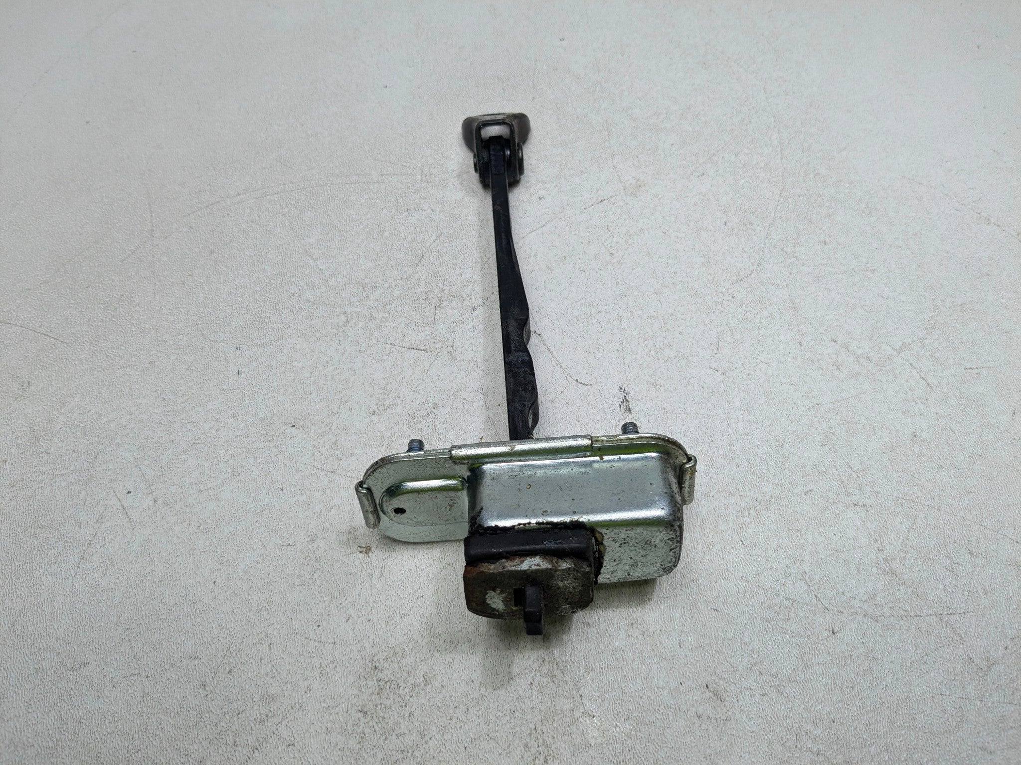 2012 - 2014 HYUNDAI AZERA OEM DOOR CHECK STRAP STOPPER FRONT LEFT DRIVER SIDE