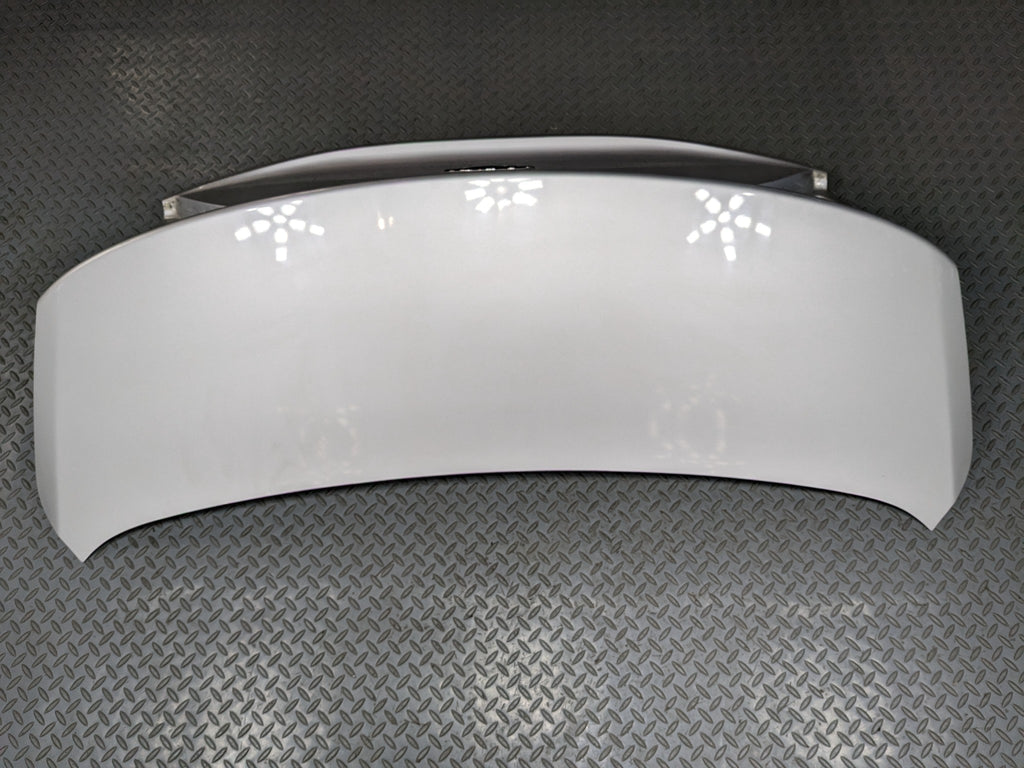 12 - 14 HYUNDAI AZERA OEM REAR TRUNK LID PANEL WITH EMBLEM SILVER FROST METALLIC