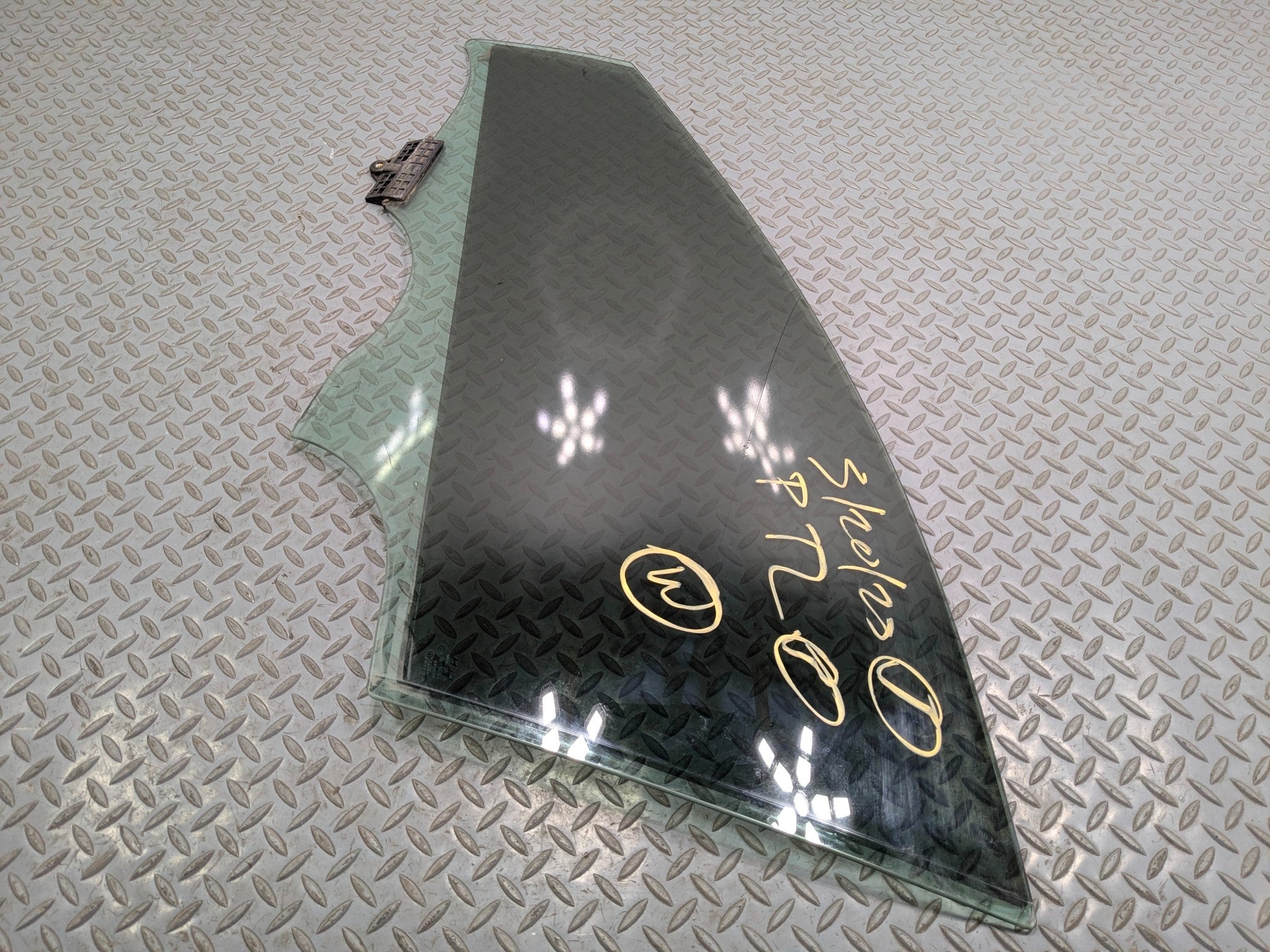2012 - 2014 HYUNDAI AZERA OEM DOOR WINDOW GLASS FRONT LEFT DRIVER SIDE