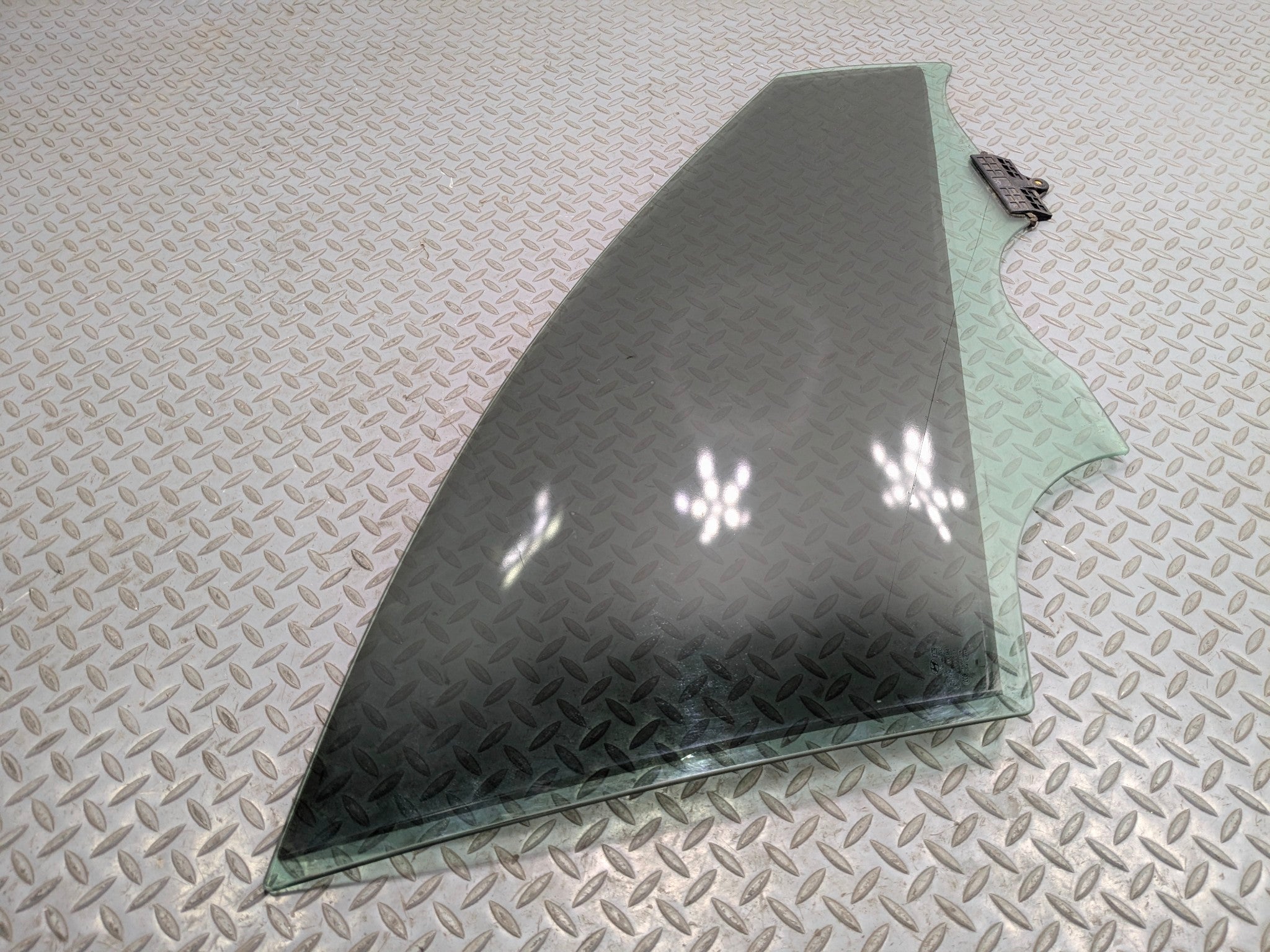 2012 - 2014 HYUNDAI AZERA OEM DOOR WINDOW GLASS FRONT RIGHT PASSENGER SIDE