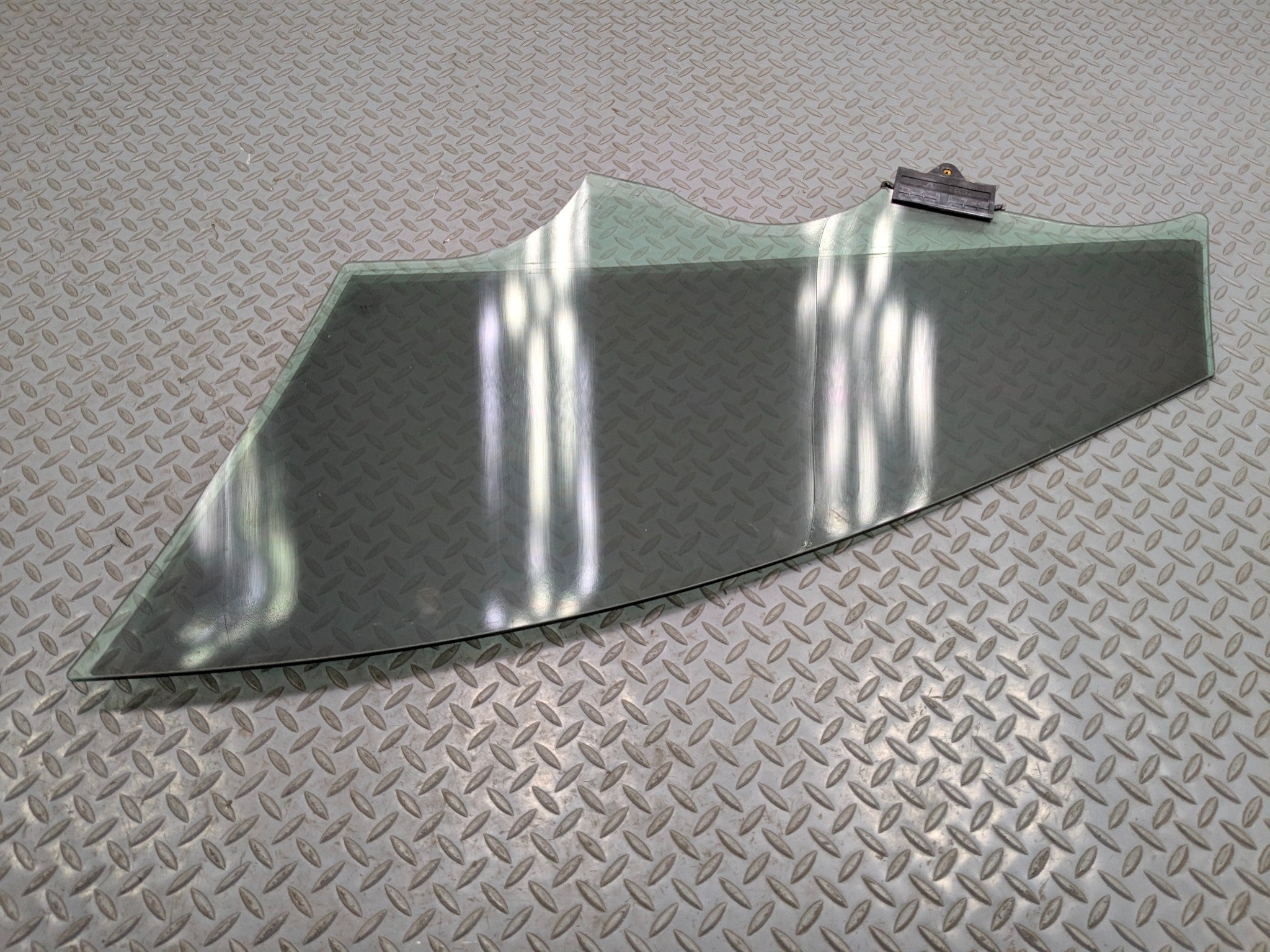 2012 - 2014 HYUNDAI AZERA OEM DOOR WINDOW GLASS FRONT RIGHT PASSENGER SIDE