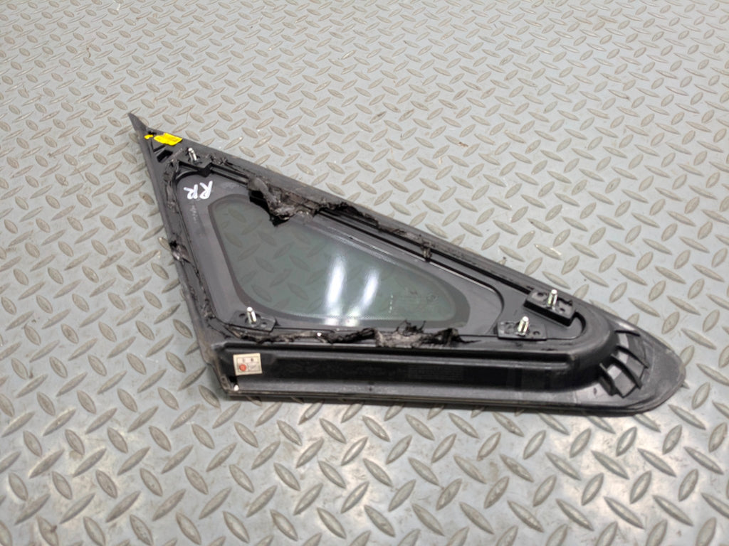 12 - 14 HYUNDAI AZERA OEM QUARTER GLASS WITH CHROME STRIP REAR PASSENGERS RIGHT