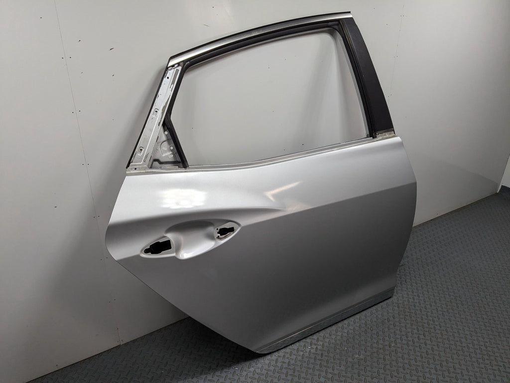 12 - 14 HYUNDAI AZERA OEM DOOR SHELL PANEL SILVER FROST METALLIC REAR RIGHT SIDE