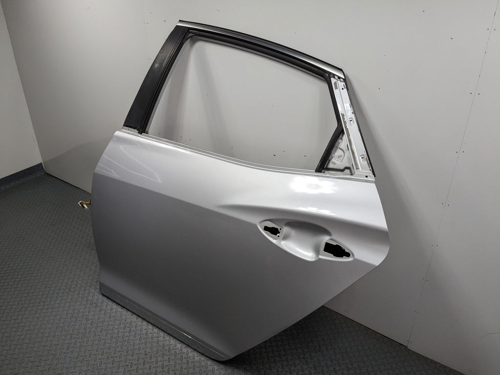 12 - 14 HYUNDAI AZERA OEM DOOR SHELL PANEL SILVER FROST METALLIC REAR LEFT SIDE