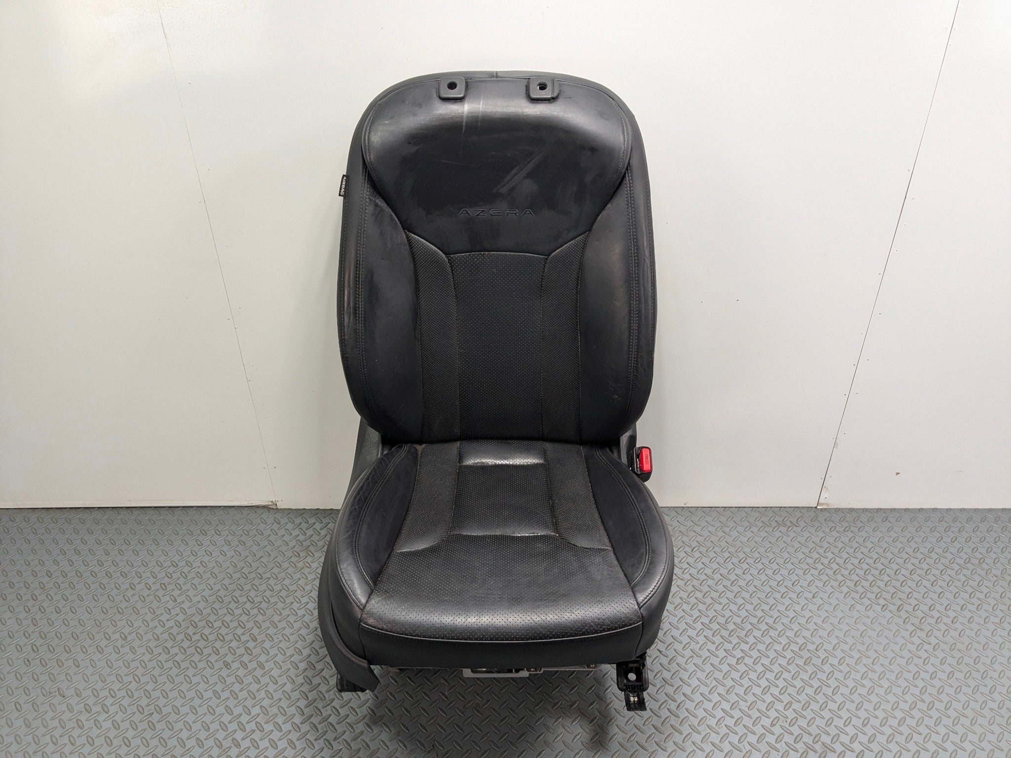 2012 - 2014 HYUNDAI AZERA OEM SEAT BLACK LEATHER WITH BUCKLE FRONT RIGHT SIDE