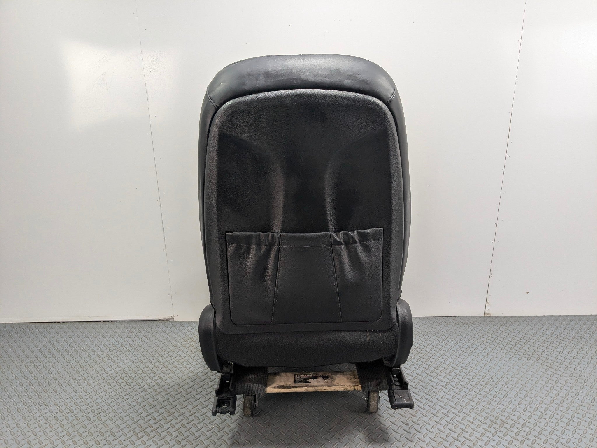 2012 - 2014 HYUNDAI AZERA OEM SEAT BLACK LEATHER WITH BUCKLE FRONT RIGHT SIDE