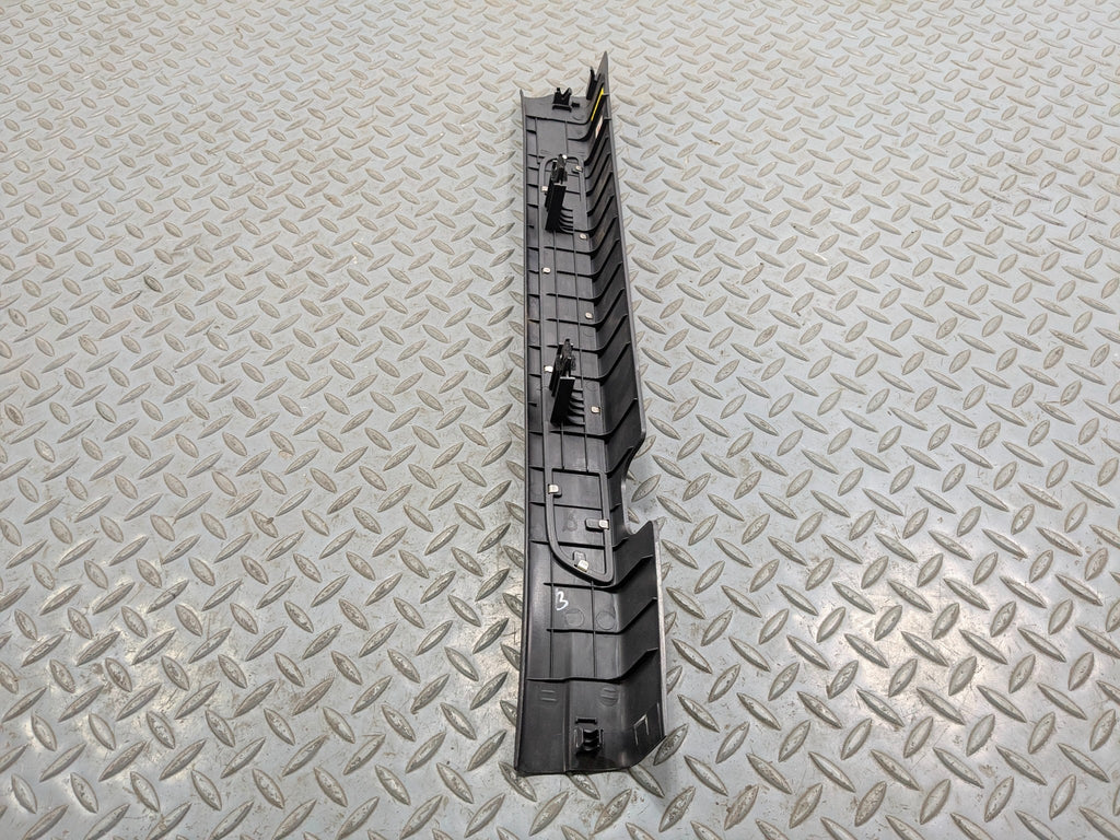 2012 - 2014 HYUNDAI AZERA OEM SILL PLATE SCUFF FRONT RIGHT PASSENGER SIDE