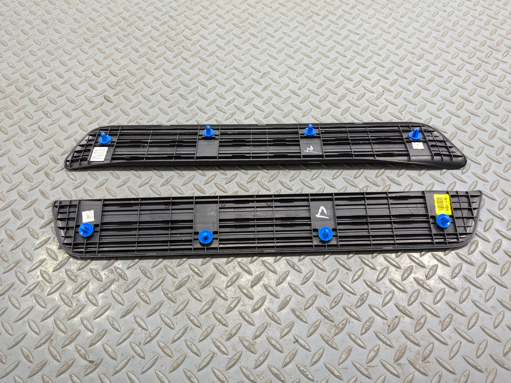 2012 - 2014 HYUNDAI AZERA OEM FRONT DOOR FLOOR STEP TRIM SILL SCUFF PLATE BLACK