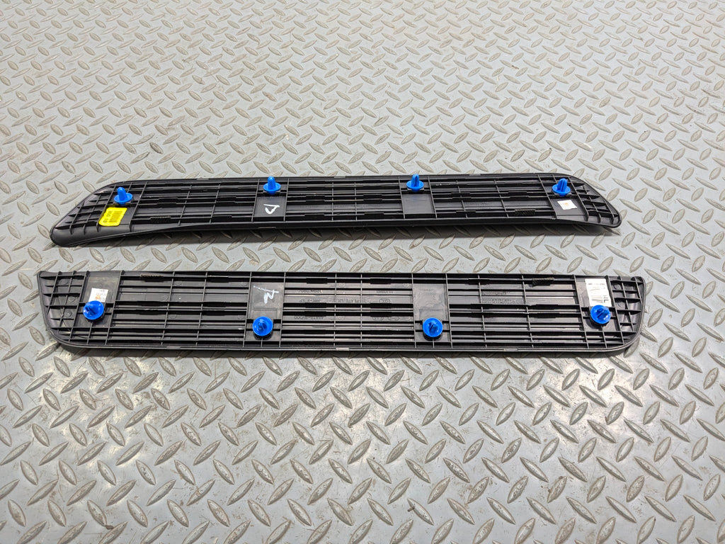 2012 - 2014 HYUNDAI AZERA OEM FRONT DOOR FLOOR STEP TRIM SILL SCUFF PLATE BLACK