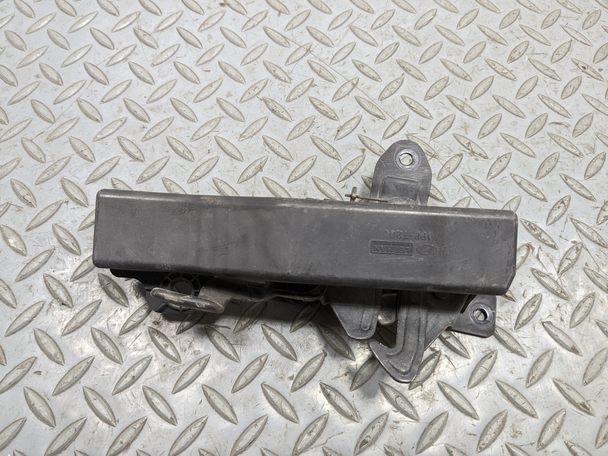 2012 - 2014 HYUNDAI AZERA OEM HOOD LOCK LATCH RELEASE ACTUATOR ASSEMBLY