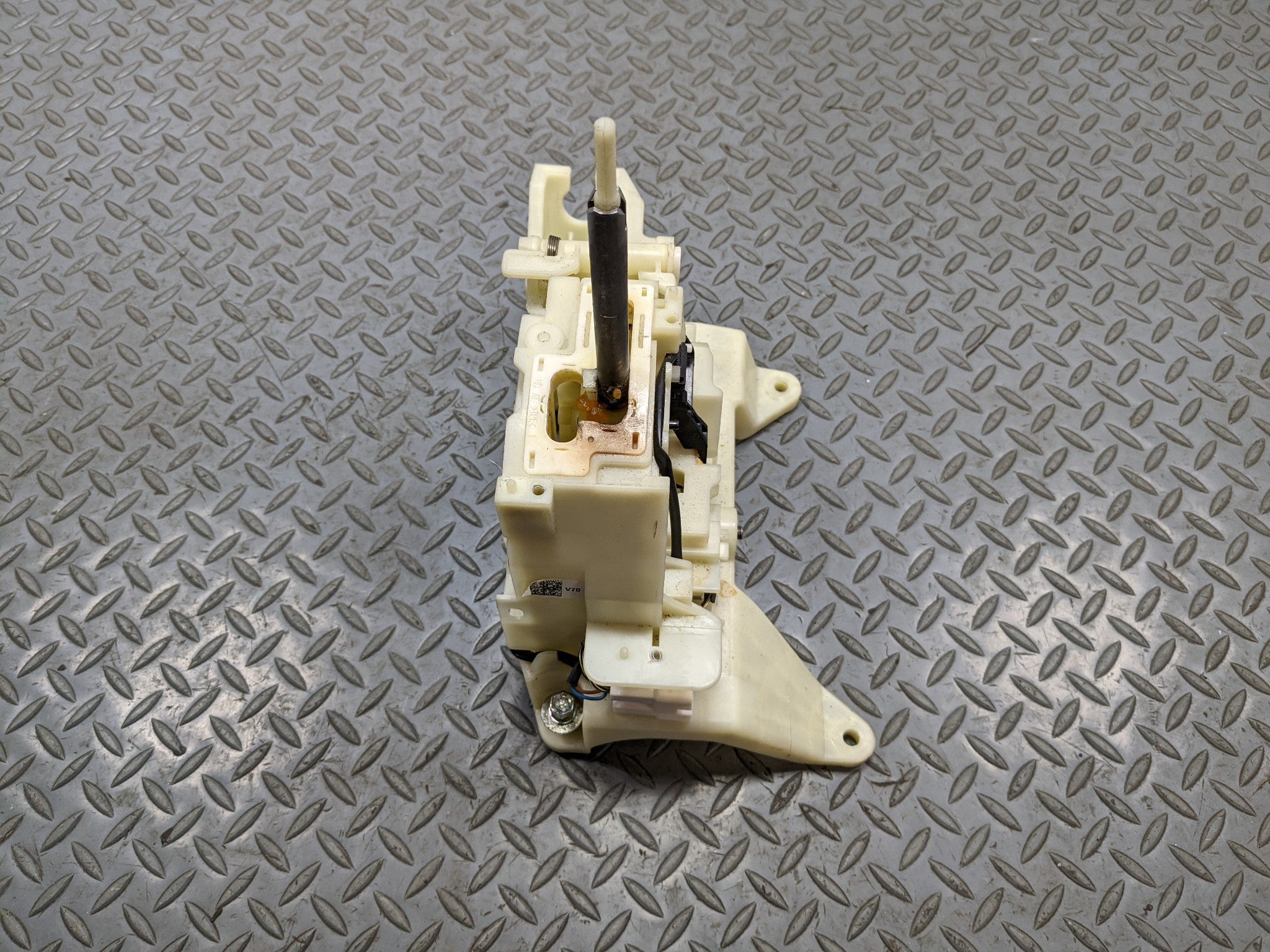 2012 - 2014 HYUNDAI AZERA OEM FLOOR GEAR SHIFTER CONTROL LEVER ASSEMBLY