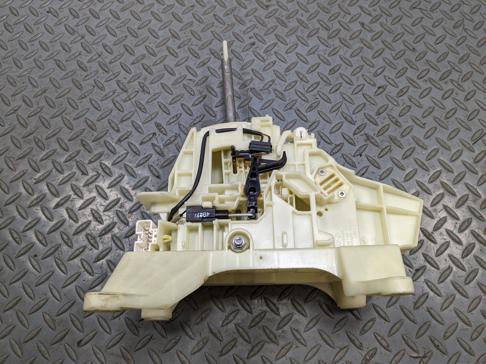 2012 - 2014 HYUNDAI AZERA OEM FLOOR GEAR SHIFTER CONTROL LEVER ASSEMBLY